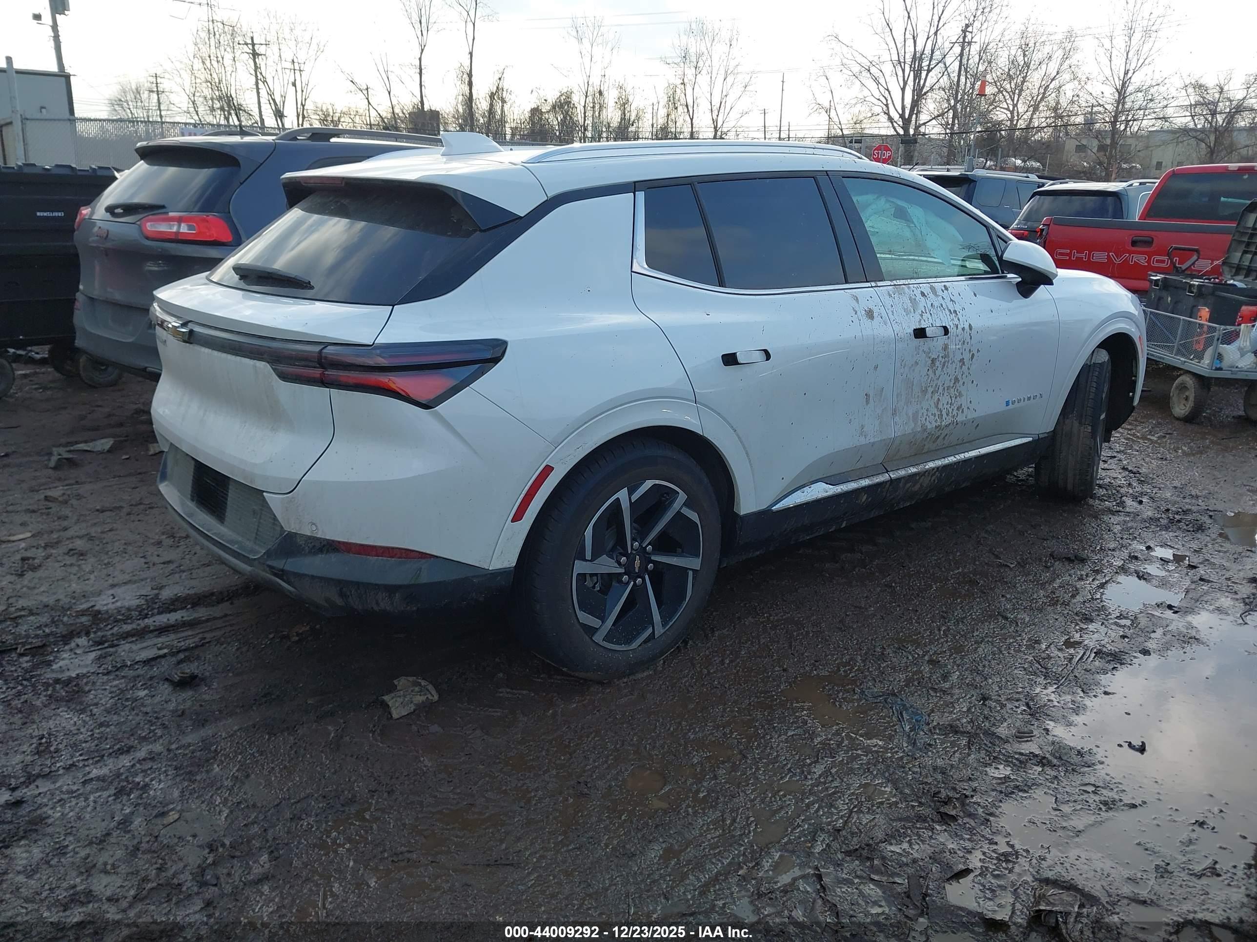 CHEVROLET EQUINOX image 4