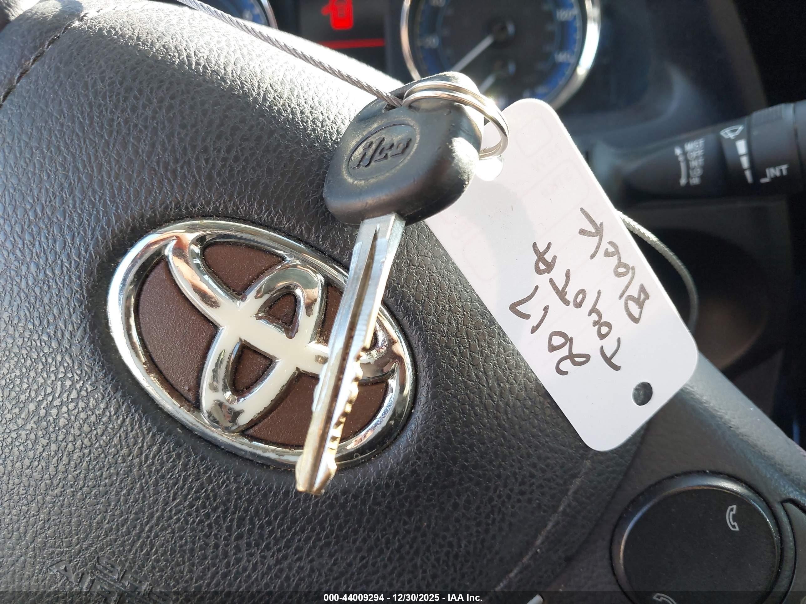 TOYOTA COROLLA image 11