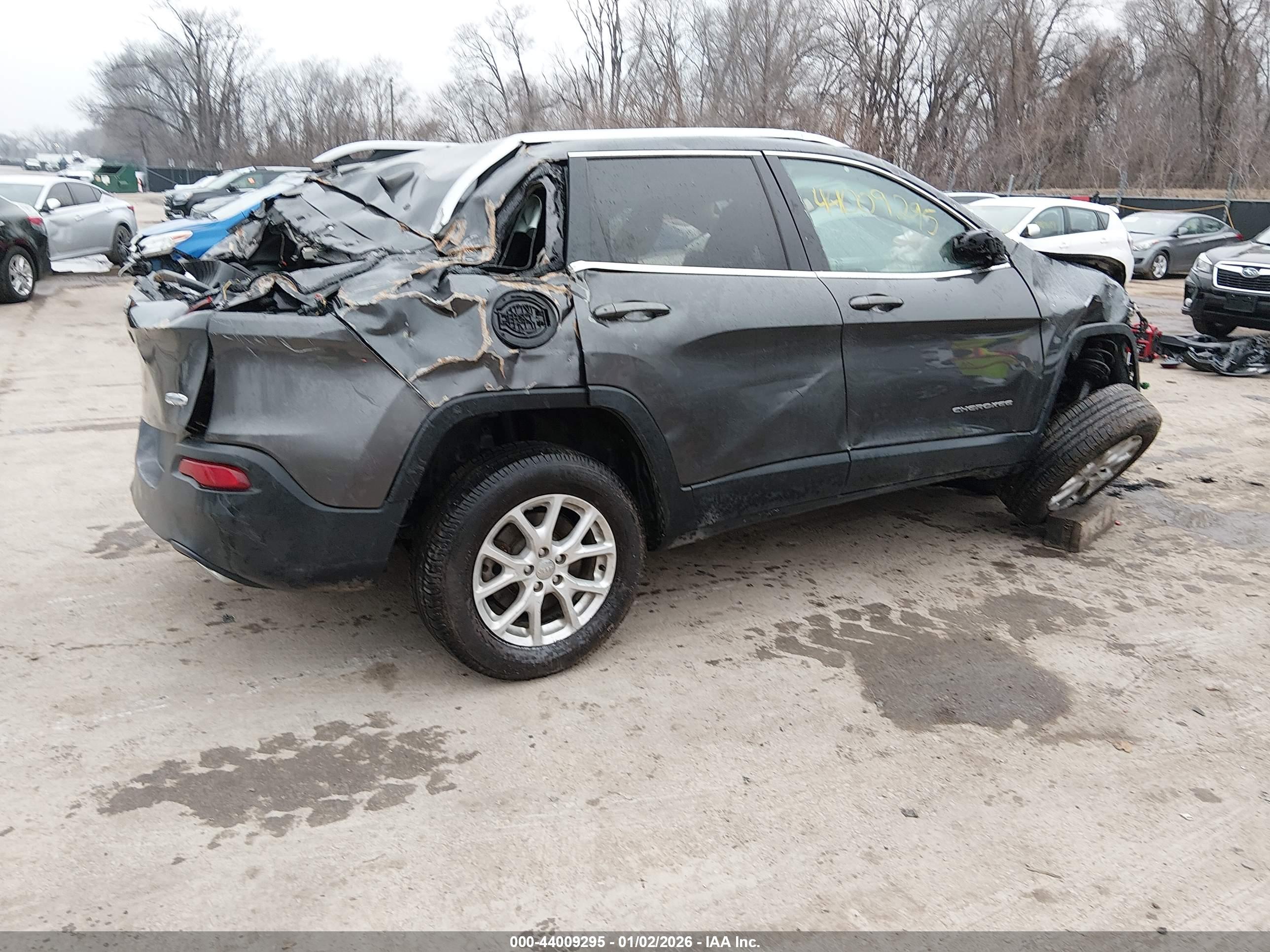 JEEP CHEROKEE image 4