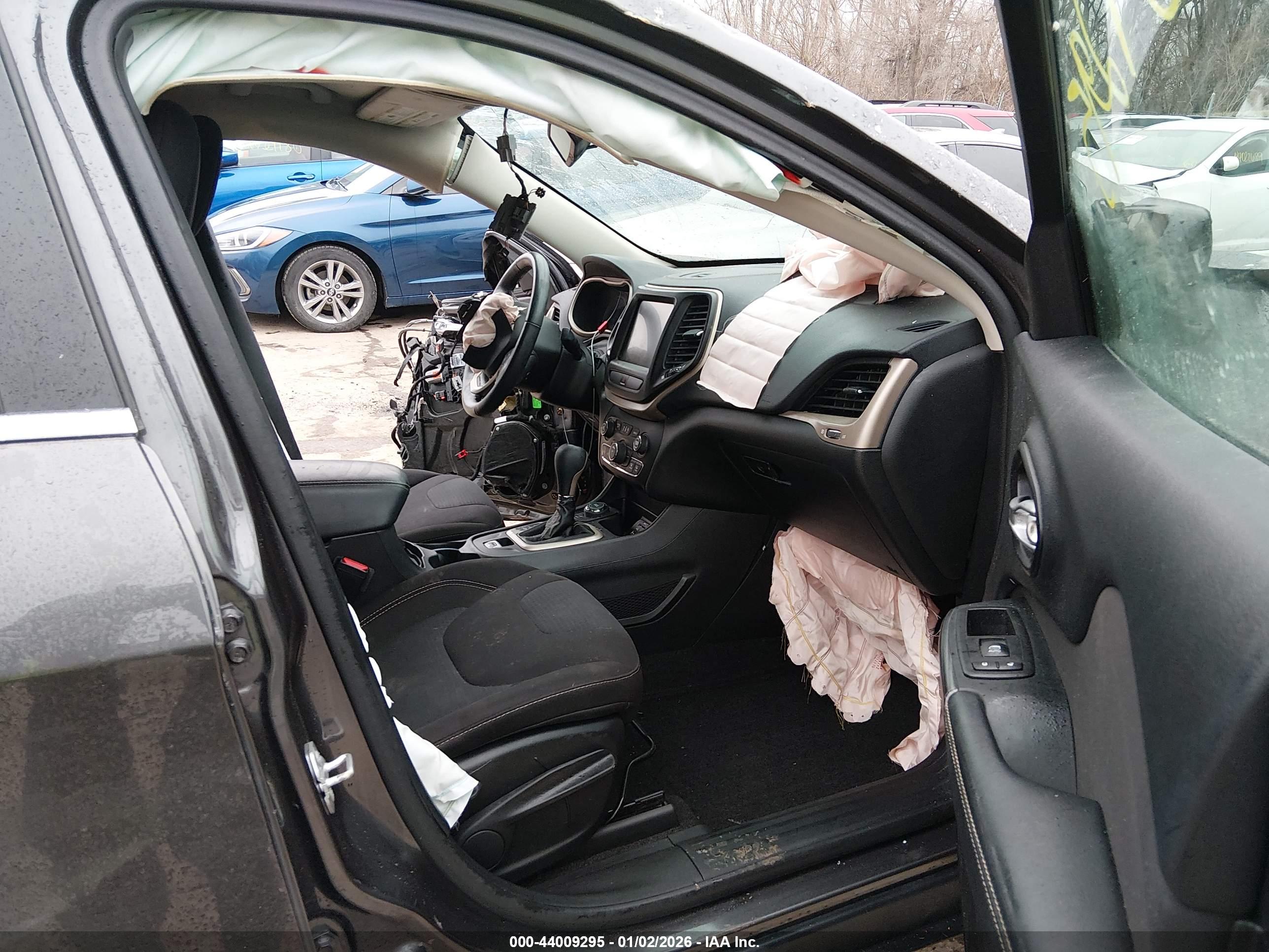 JEEP CHEROKEE image 5