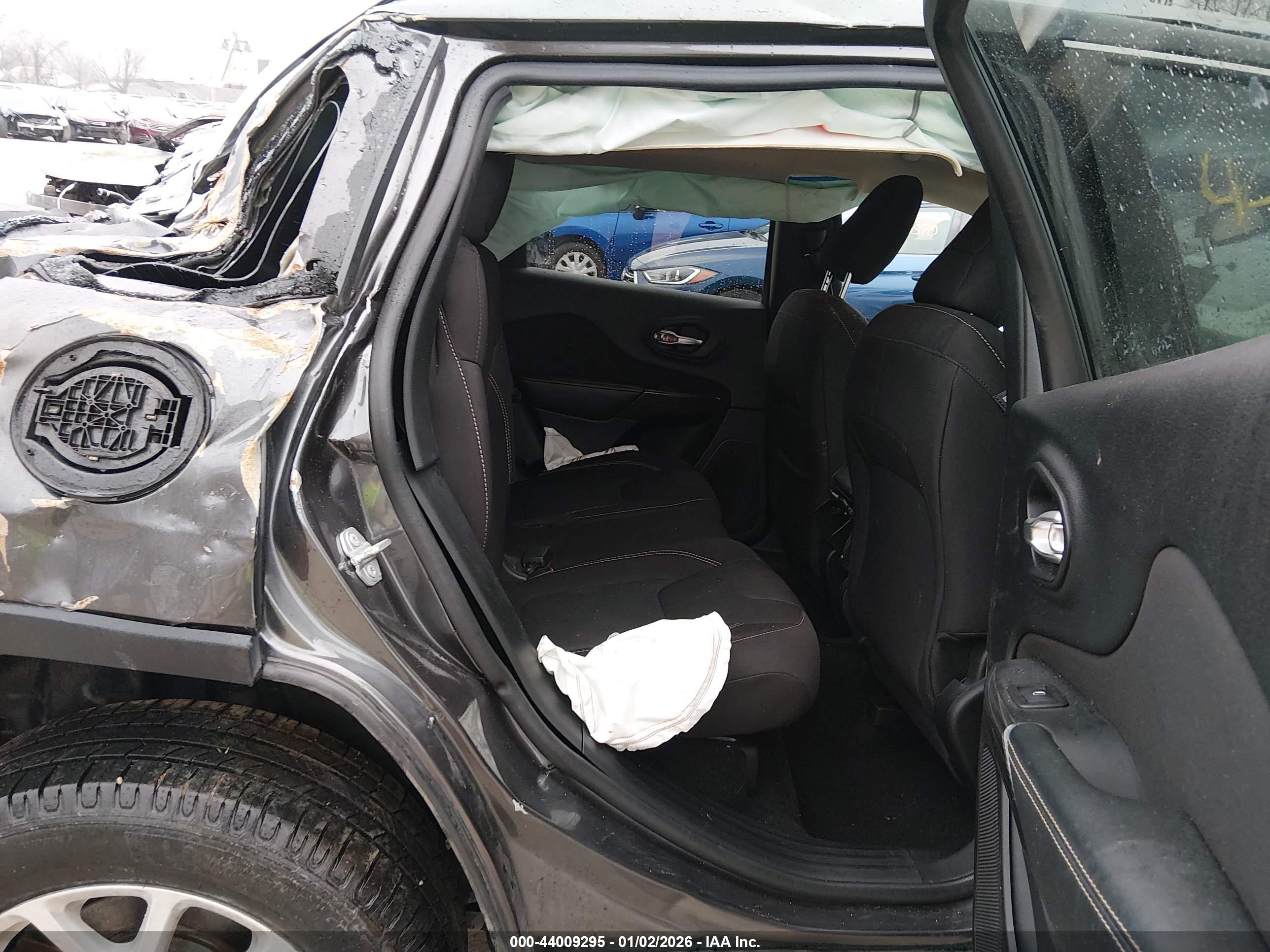 JEEP CHEROKEE image 8