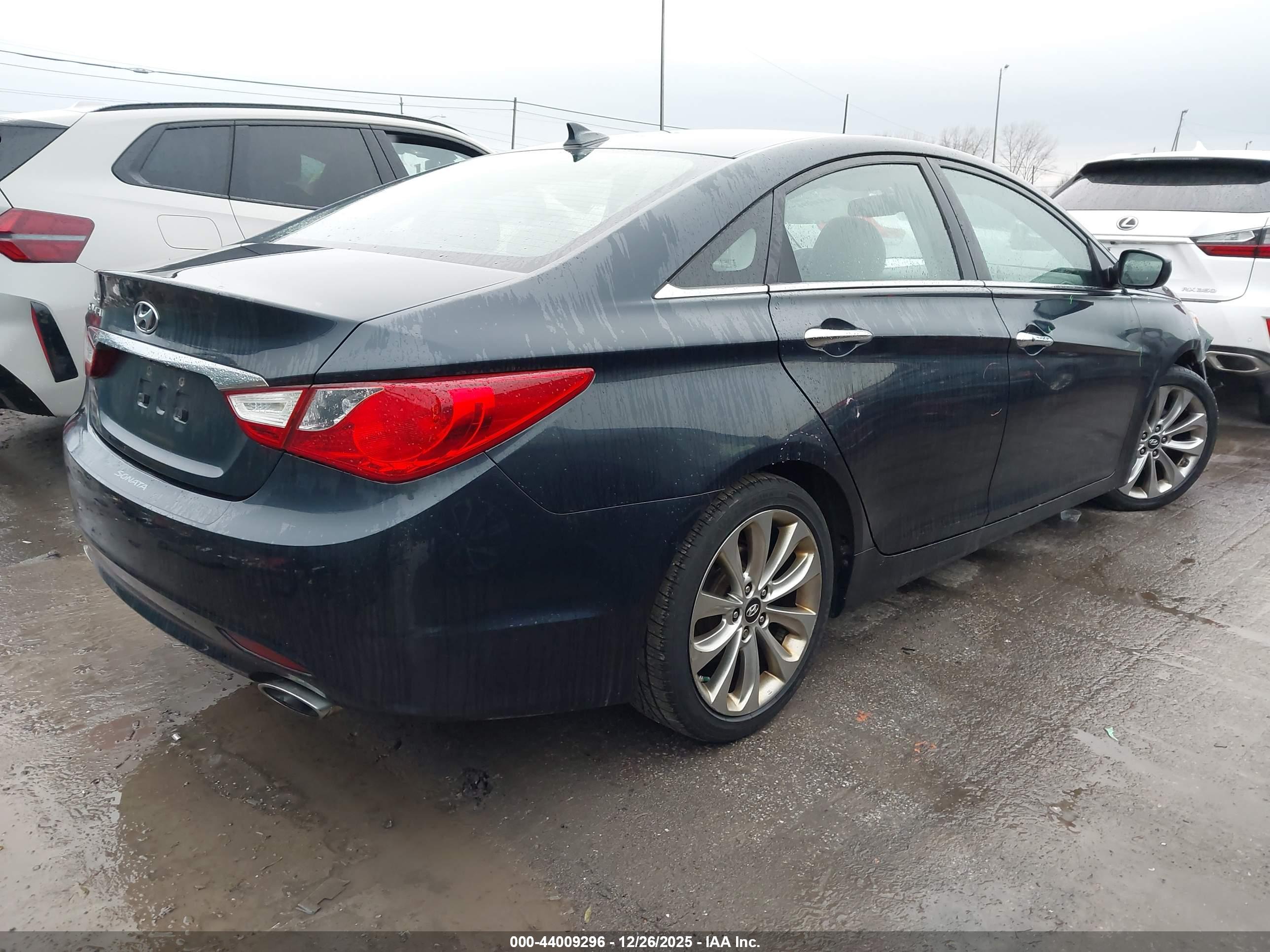 HYUNDAI SONATA image 4