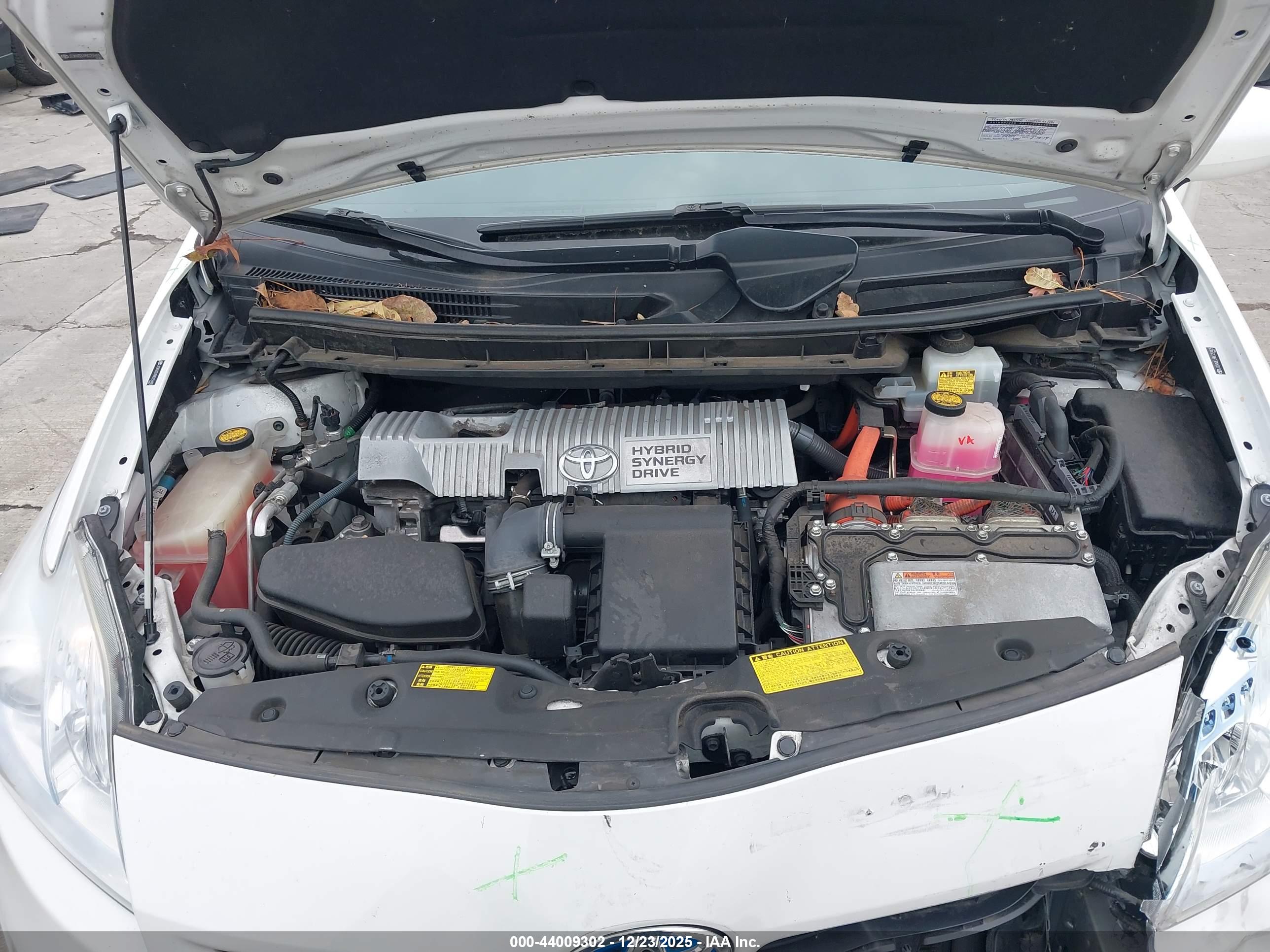 TOYOTA PRIUS image 10