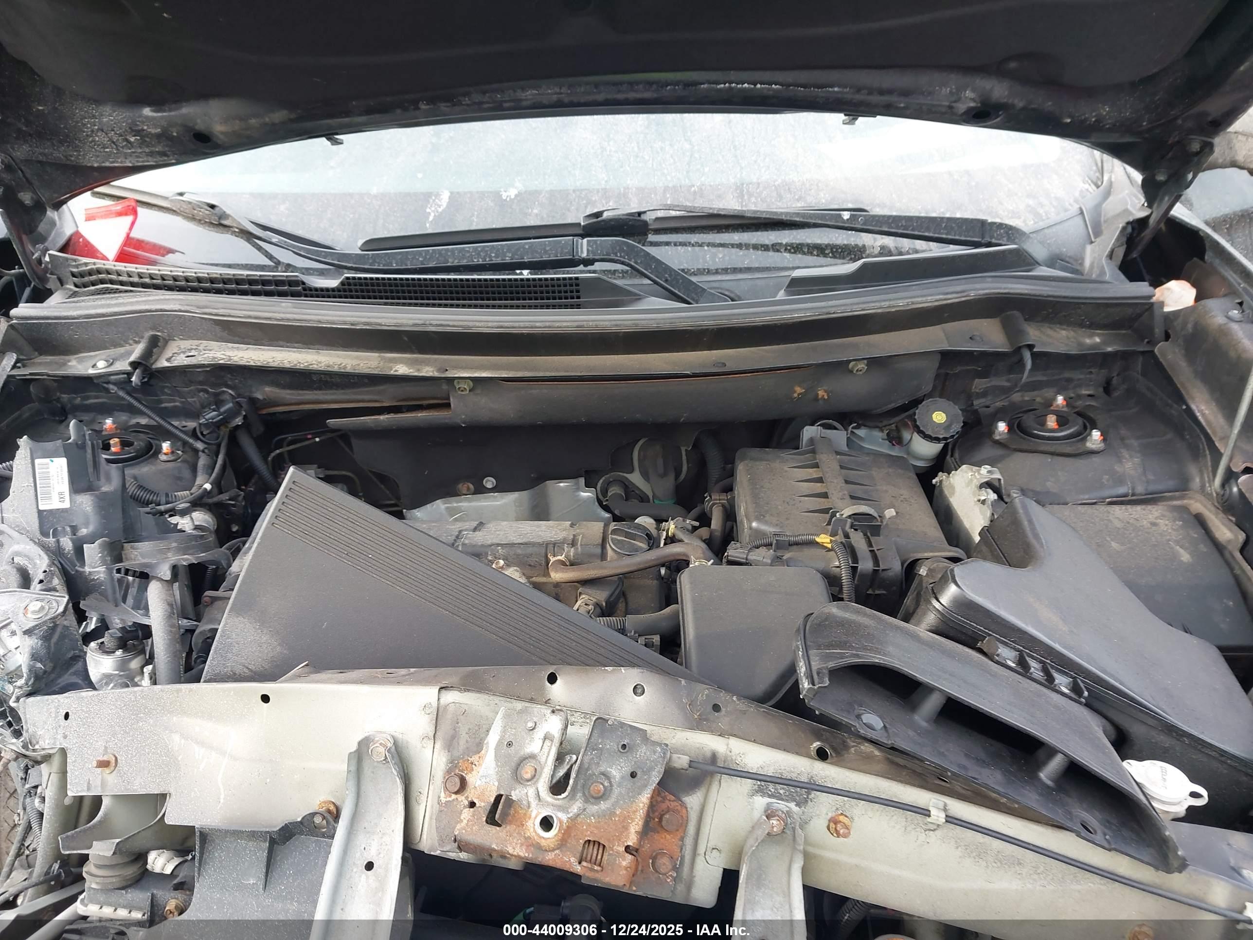 MITSUBISHI OUTLANDER image 10