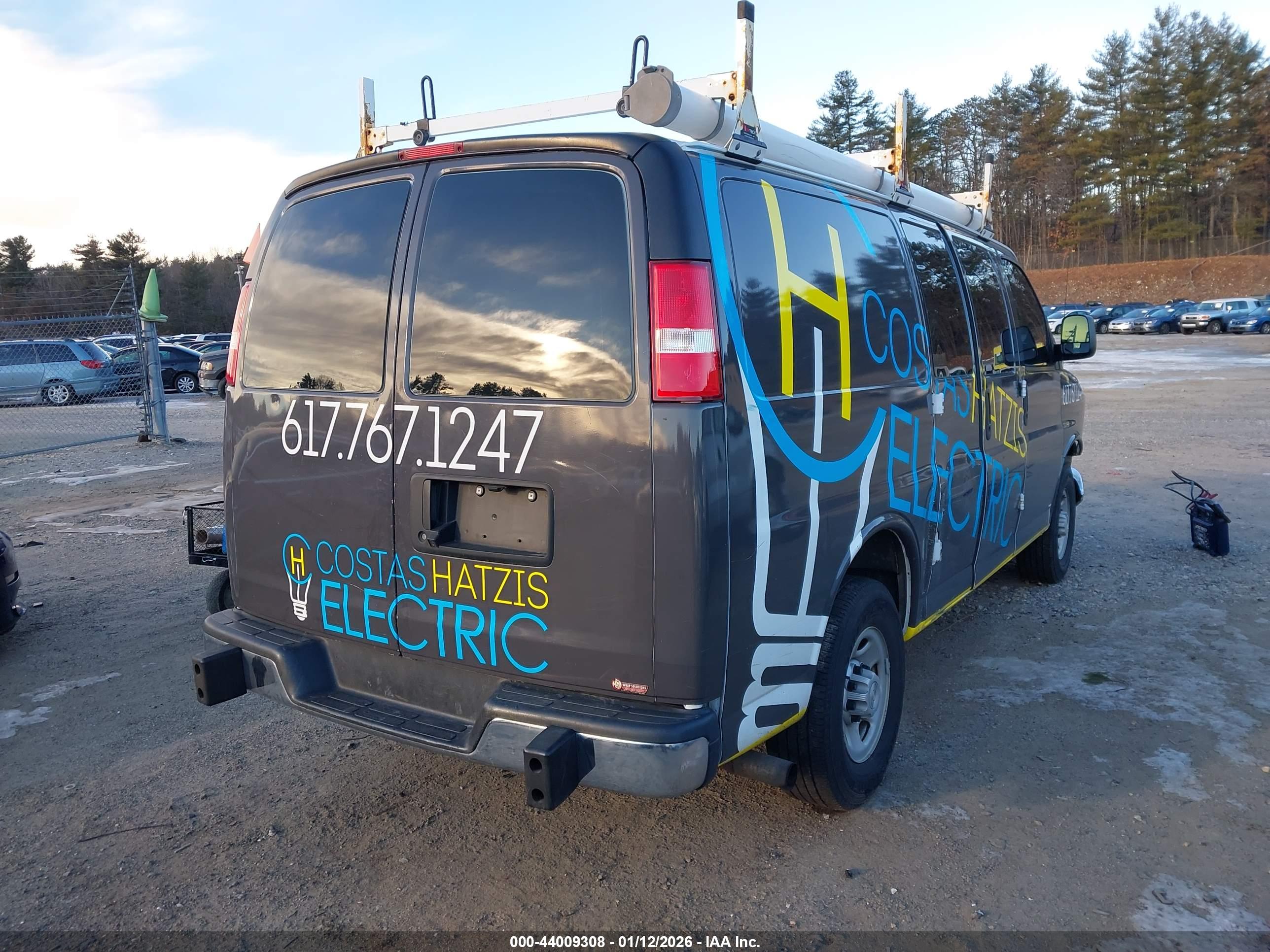 CHEVROLET EXPRESS image 4