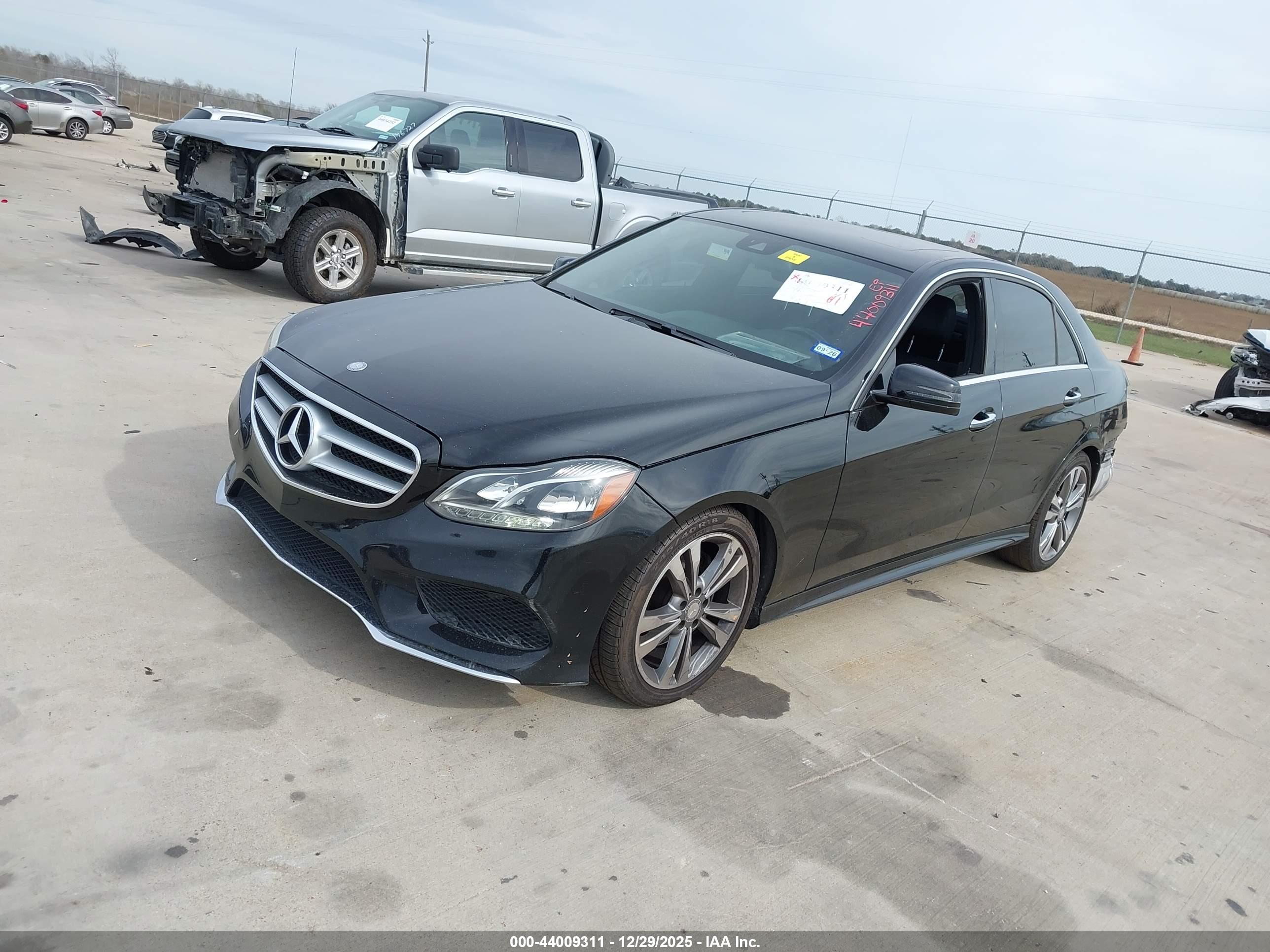 MERCEDES-BENZ E image 2