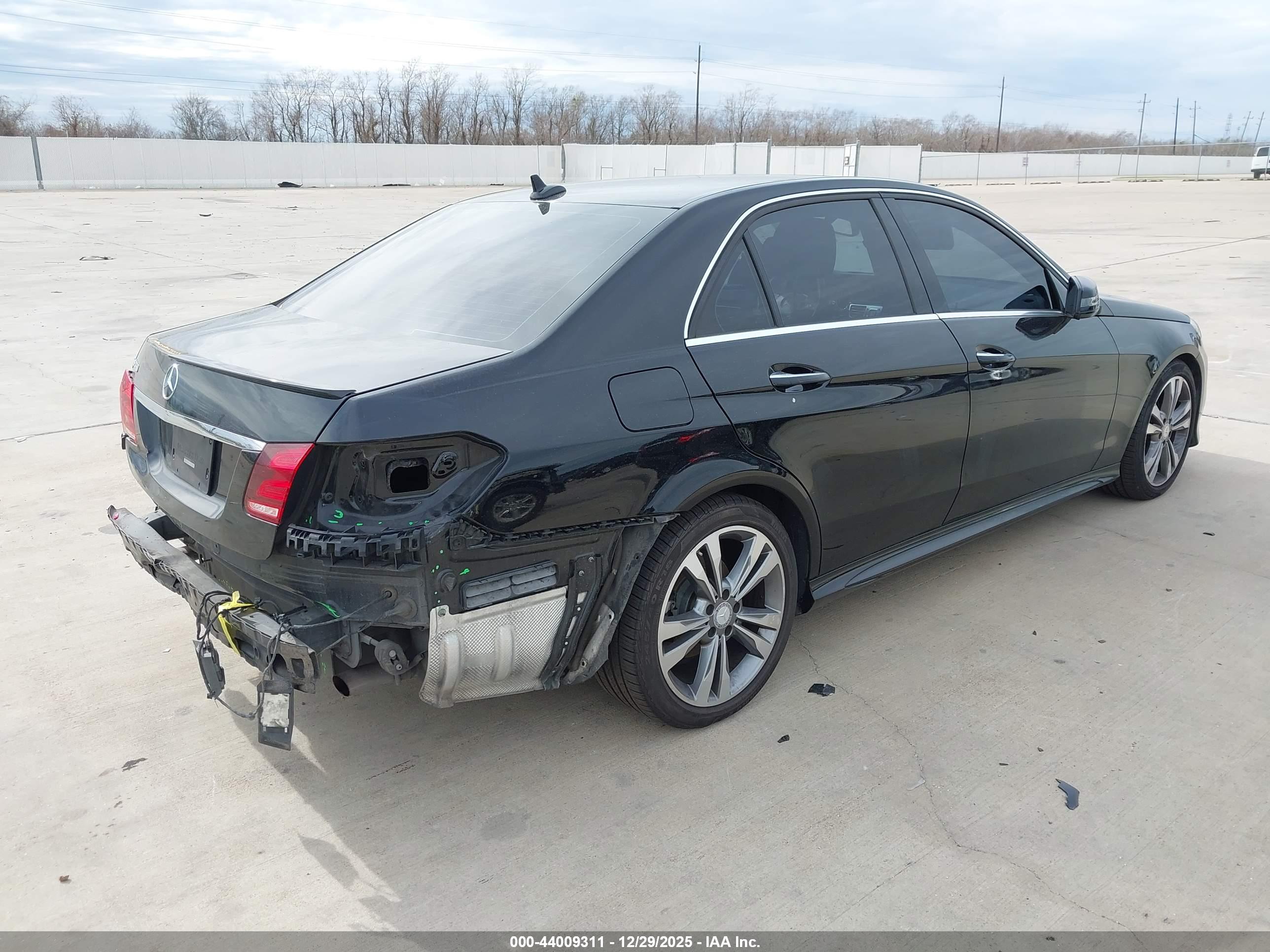MERCEDES-BENZ E image 4