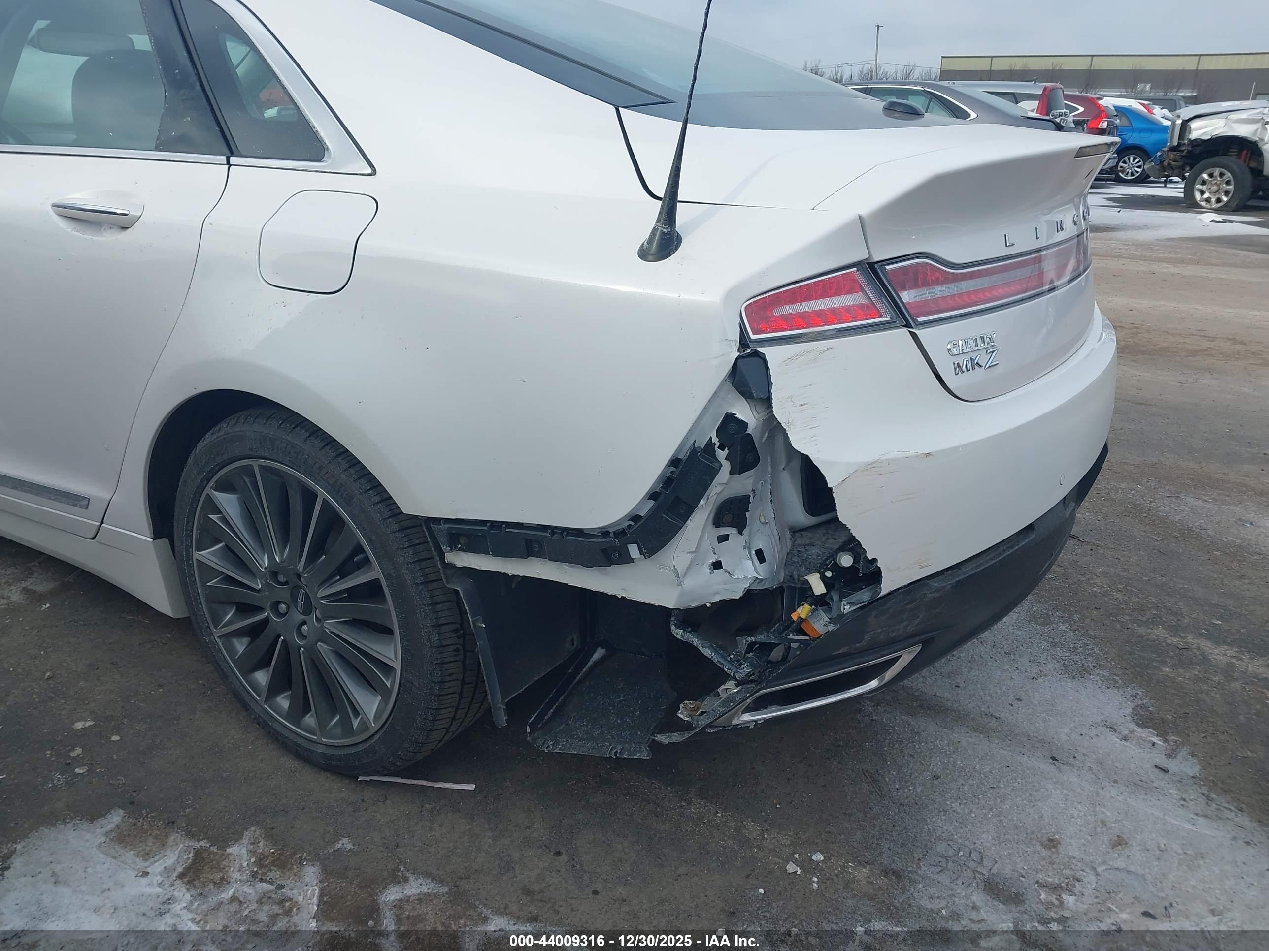 LINCOLN MKZ image 6