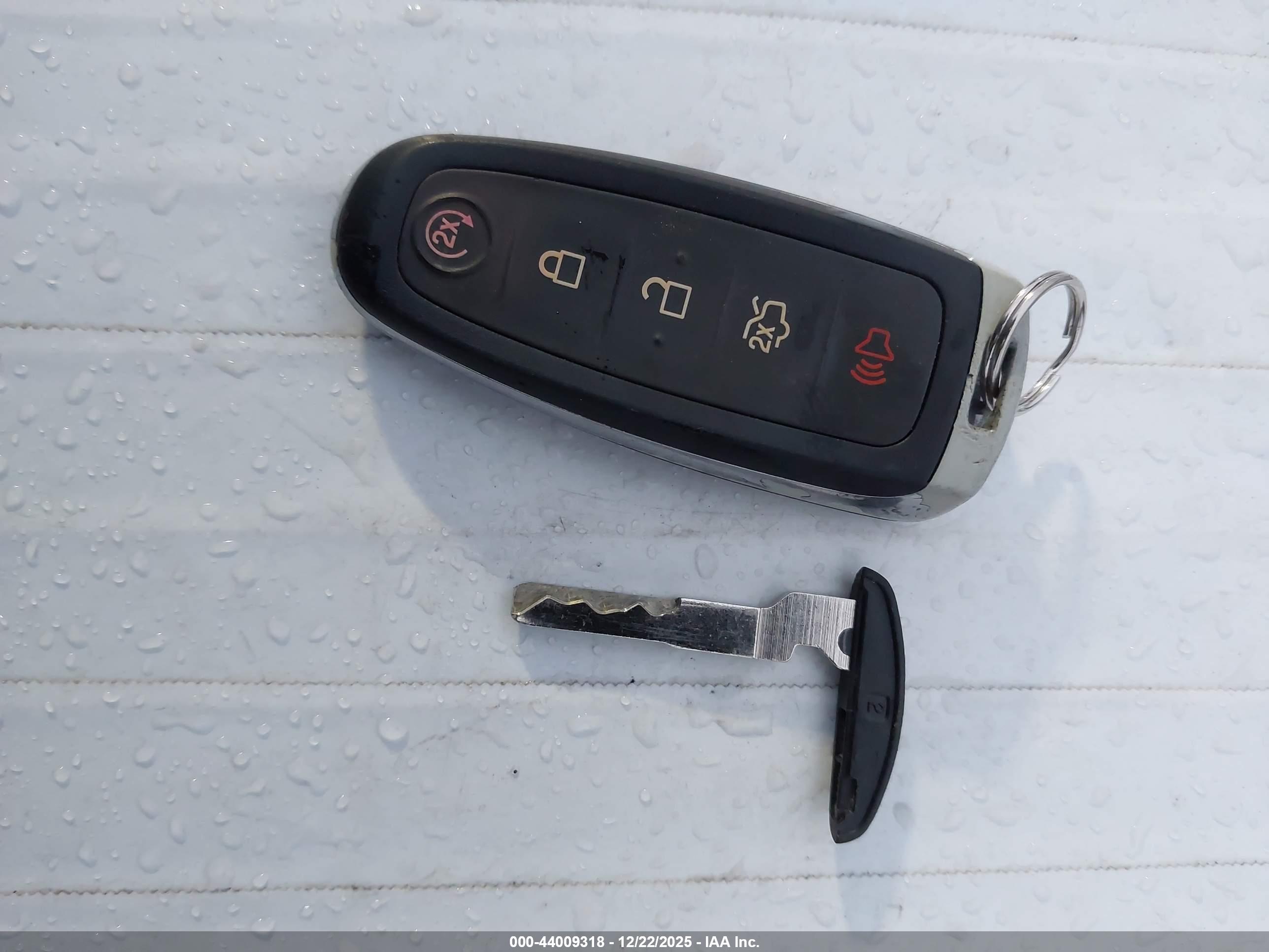 FORD ESCAPE image 11