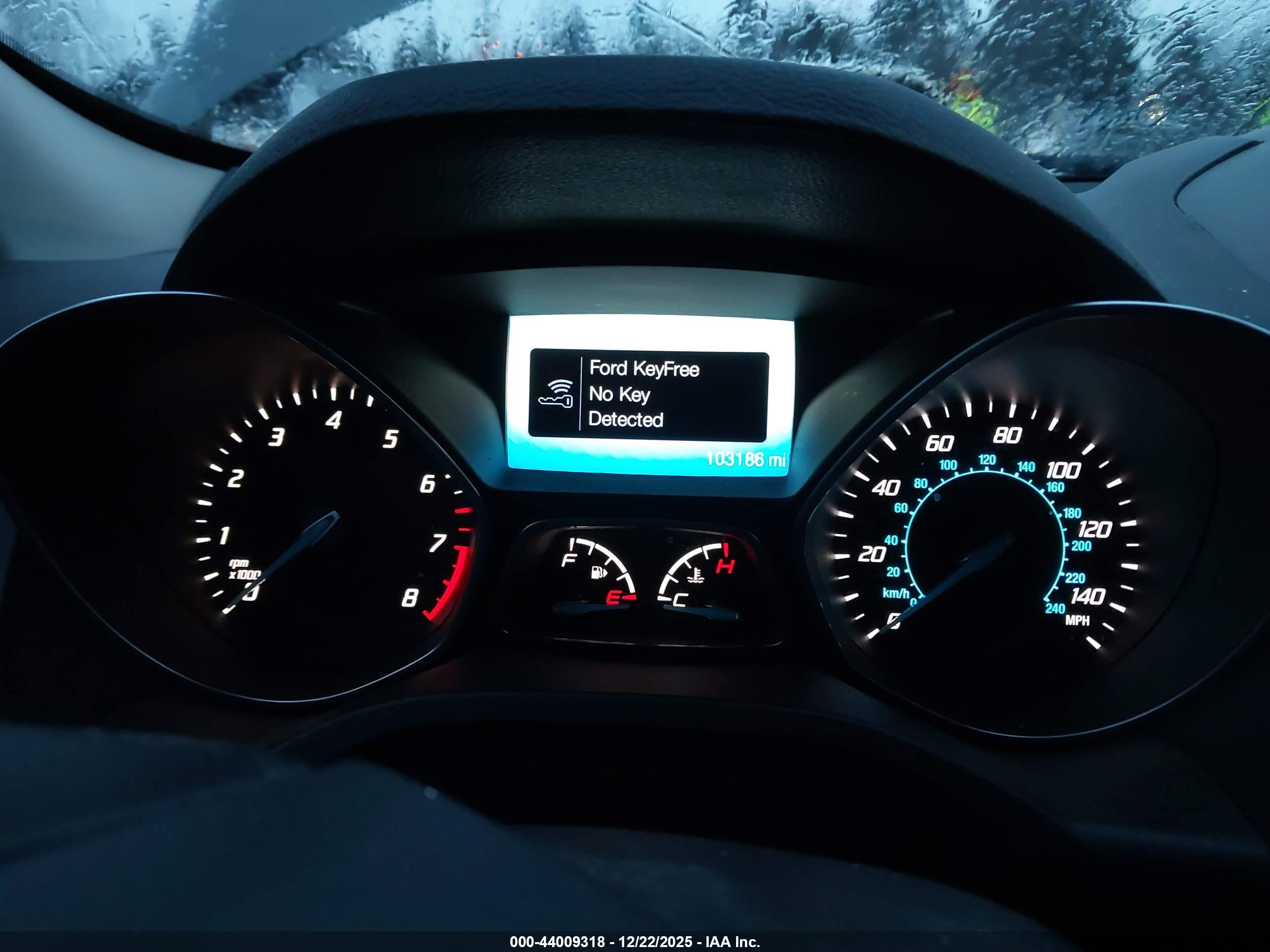 FORD ESCAPE image 7