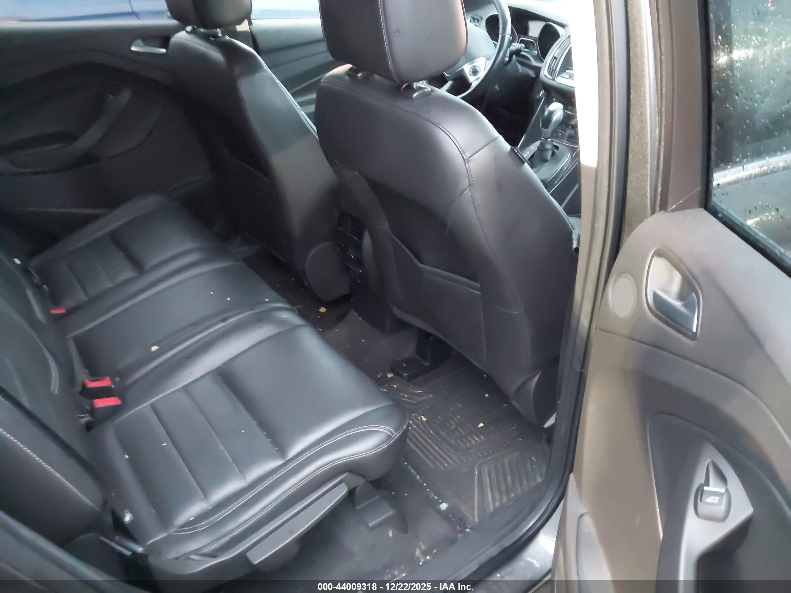 FORD ESCAPE image 8