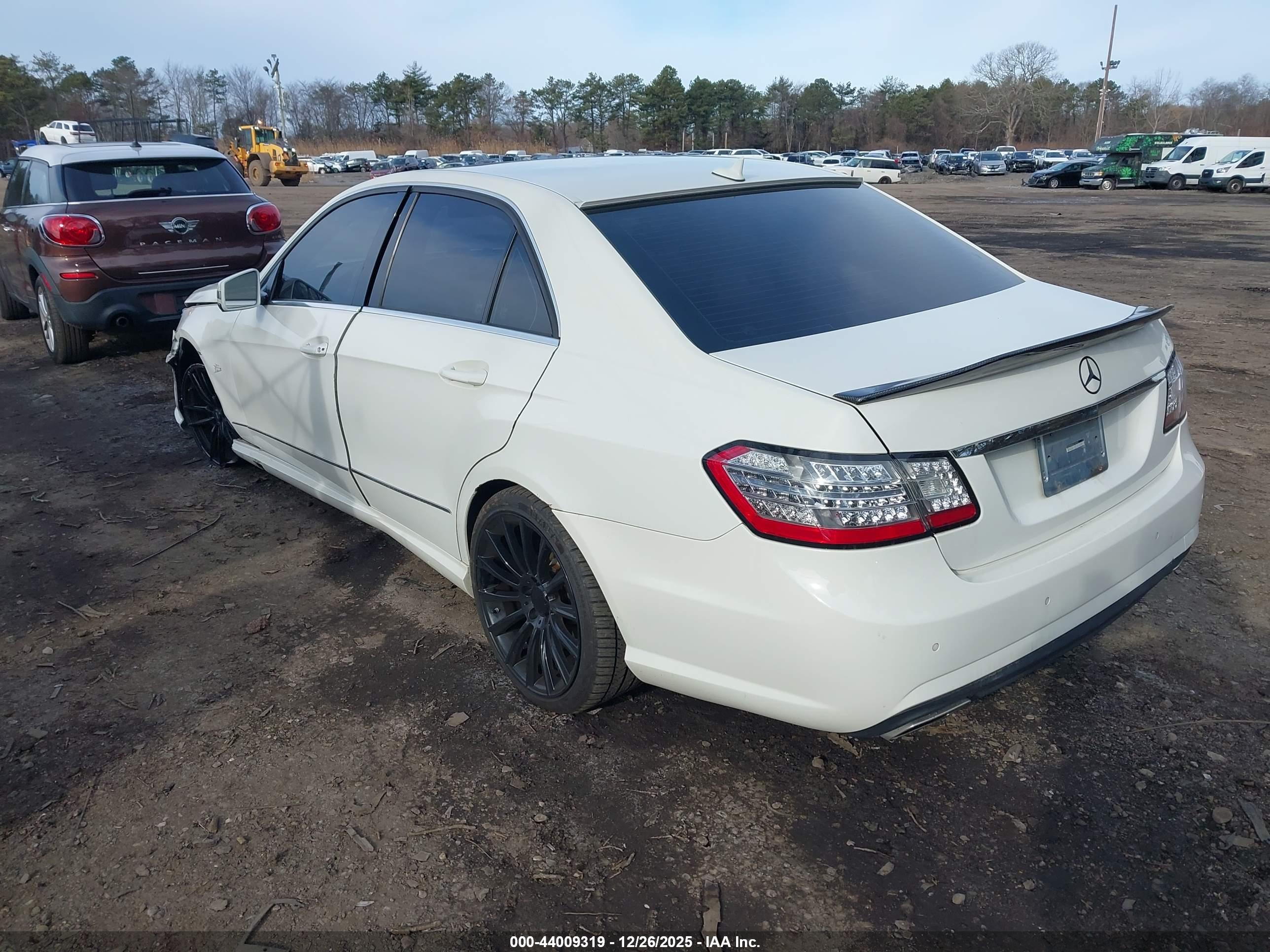 MERCEDES-BENZ E image 3