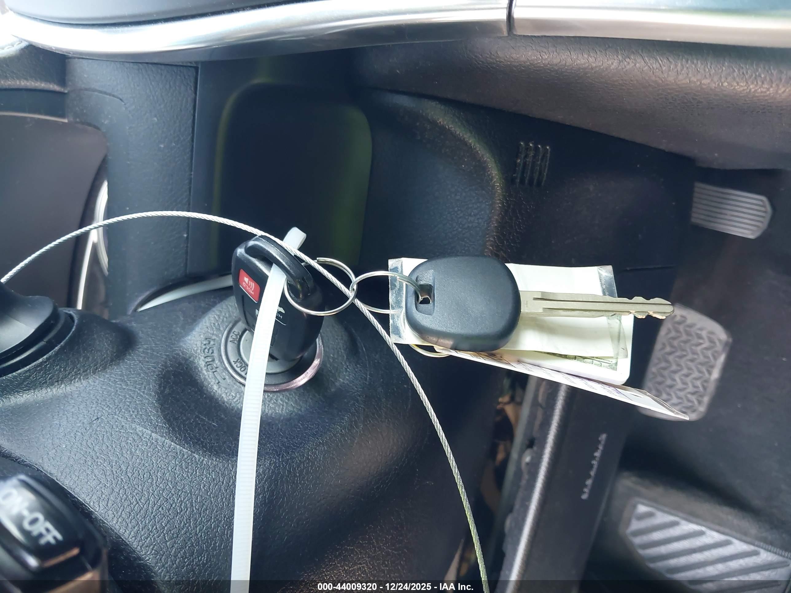 TOYOTA CAMRY image 11