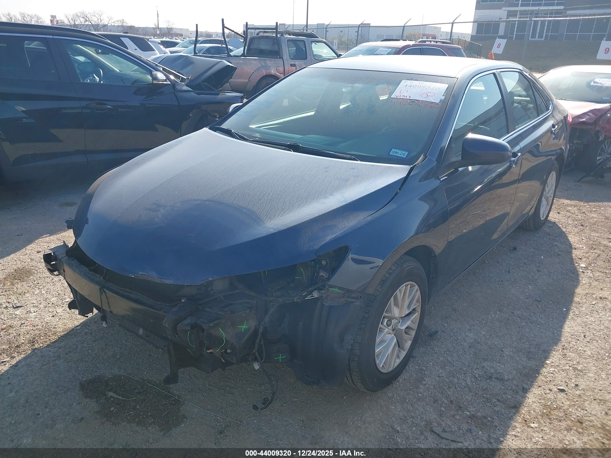 TOYOTA CAMRY image 2