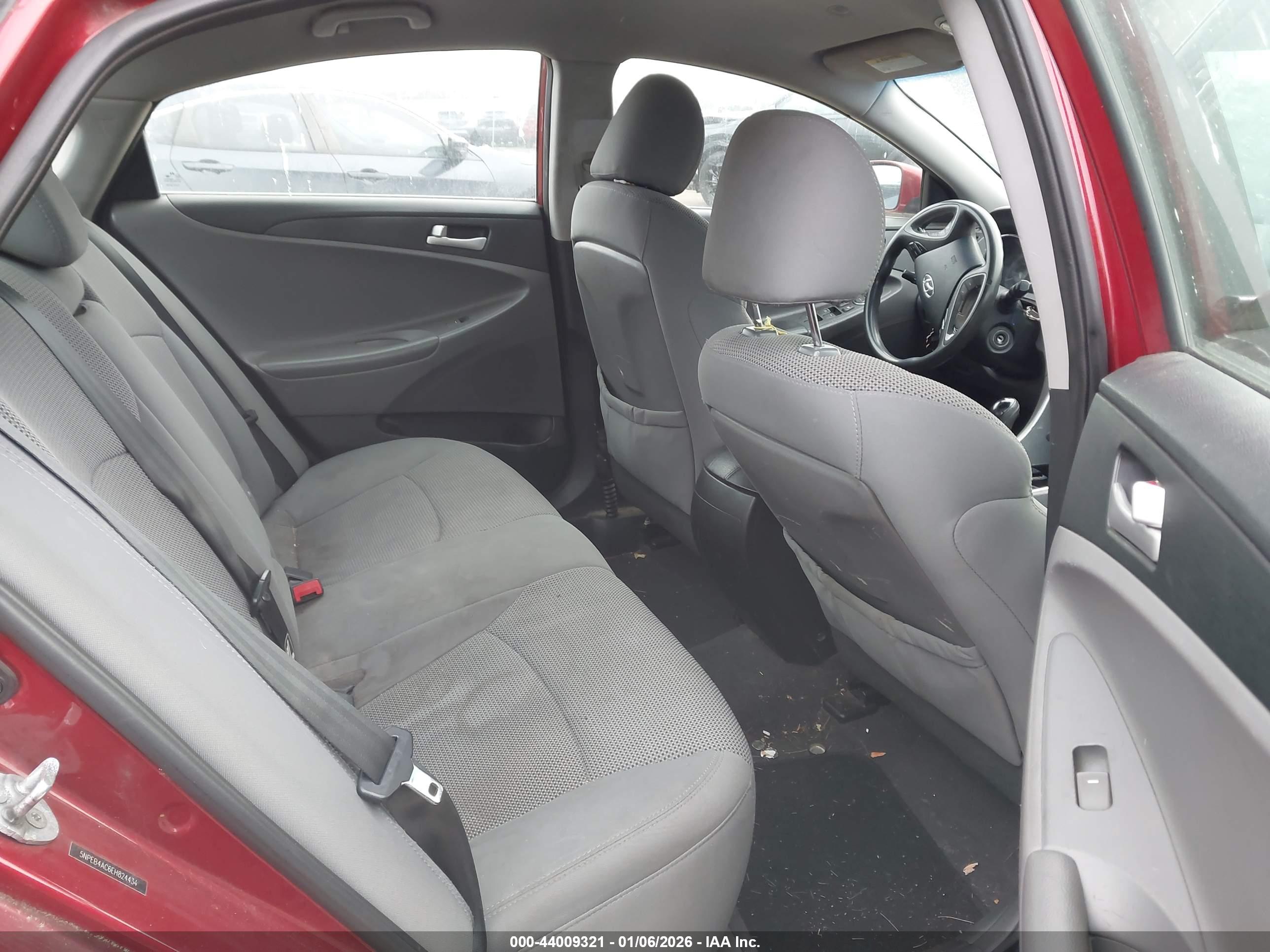 HYUNDAI SONATA image 8