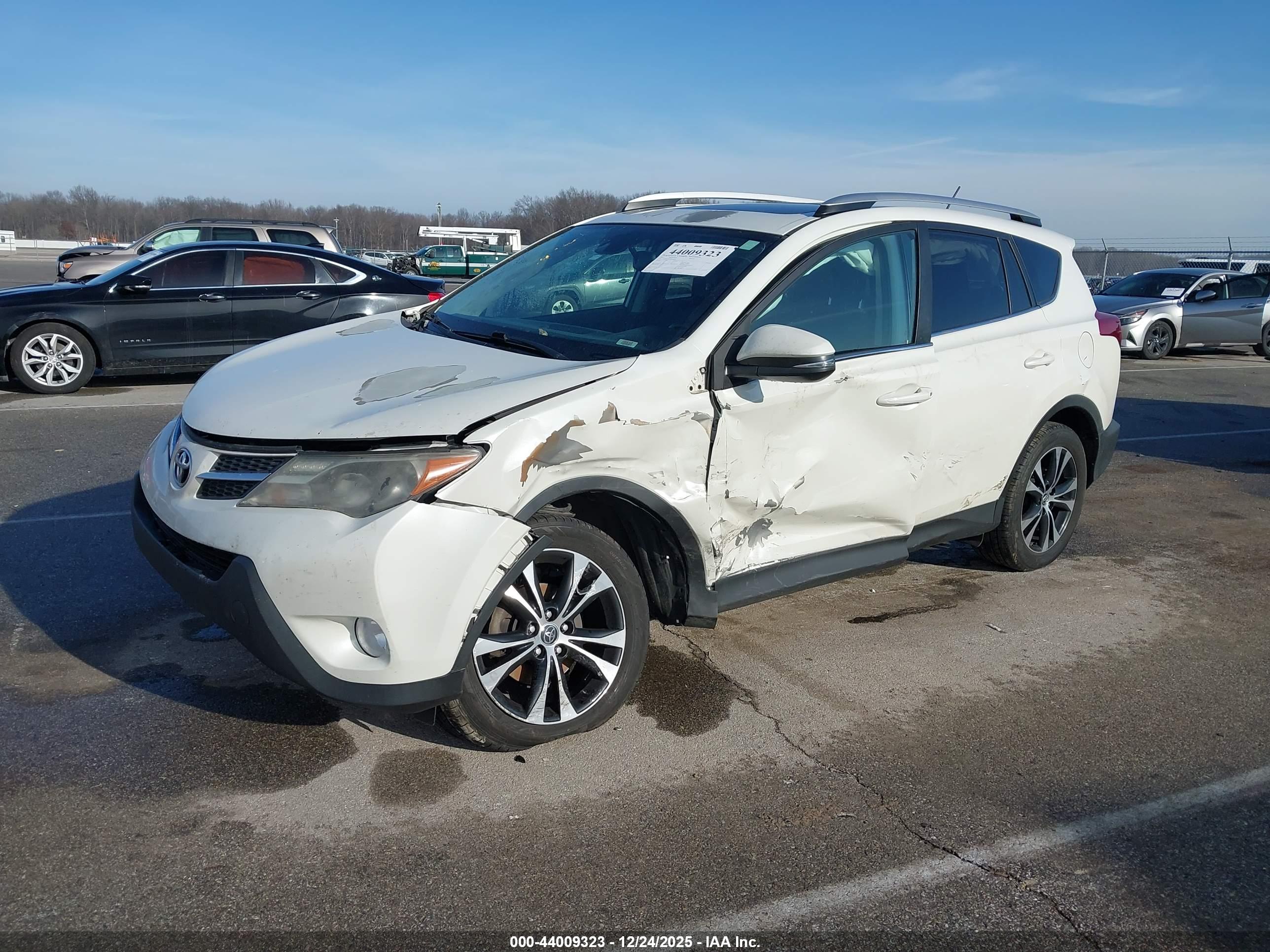 TOYOTA RAV4 image 2