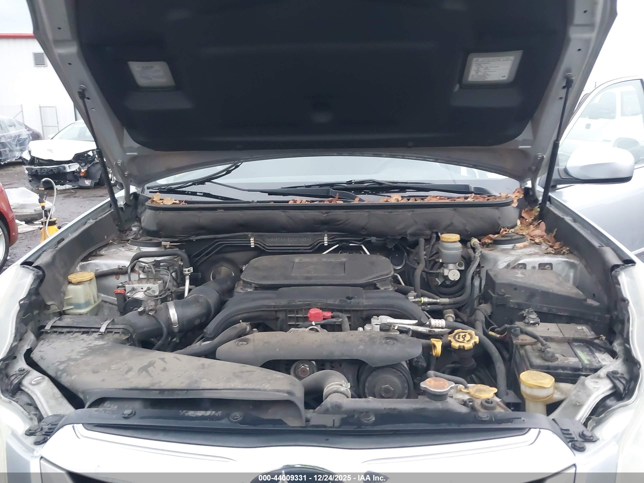 SUBARU OUTBACK image 10