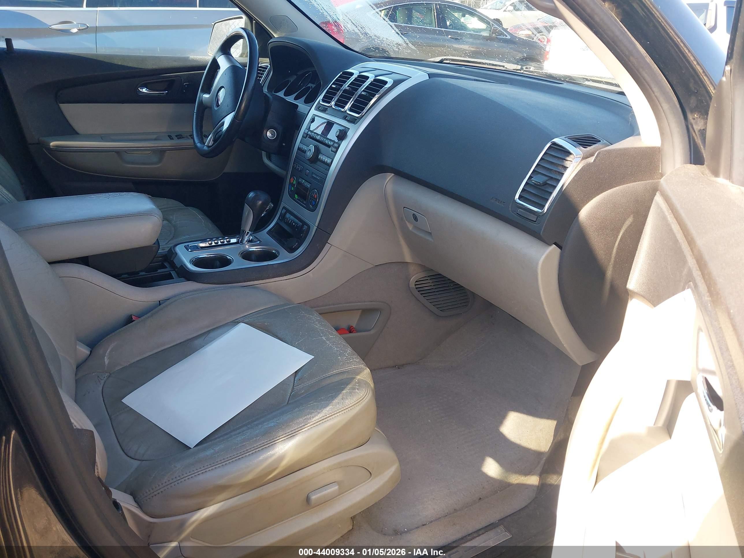 GMC ACADIA image 5