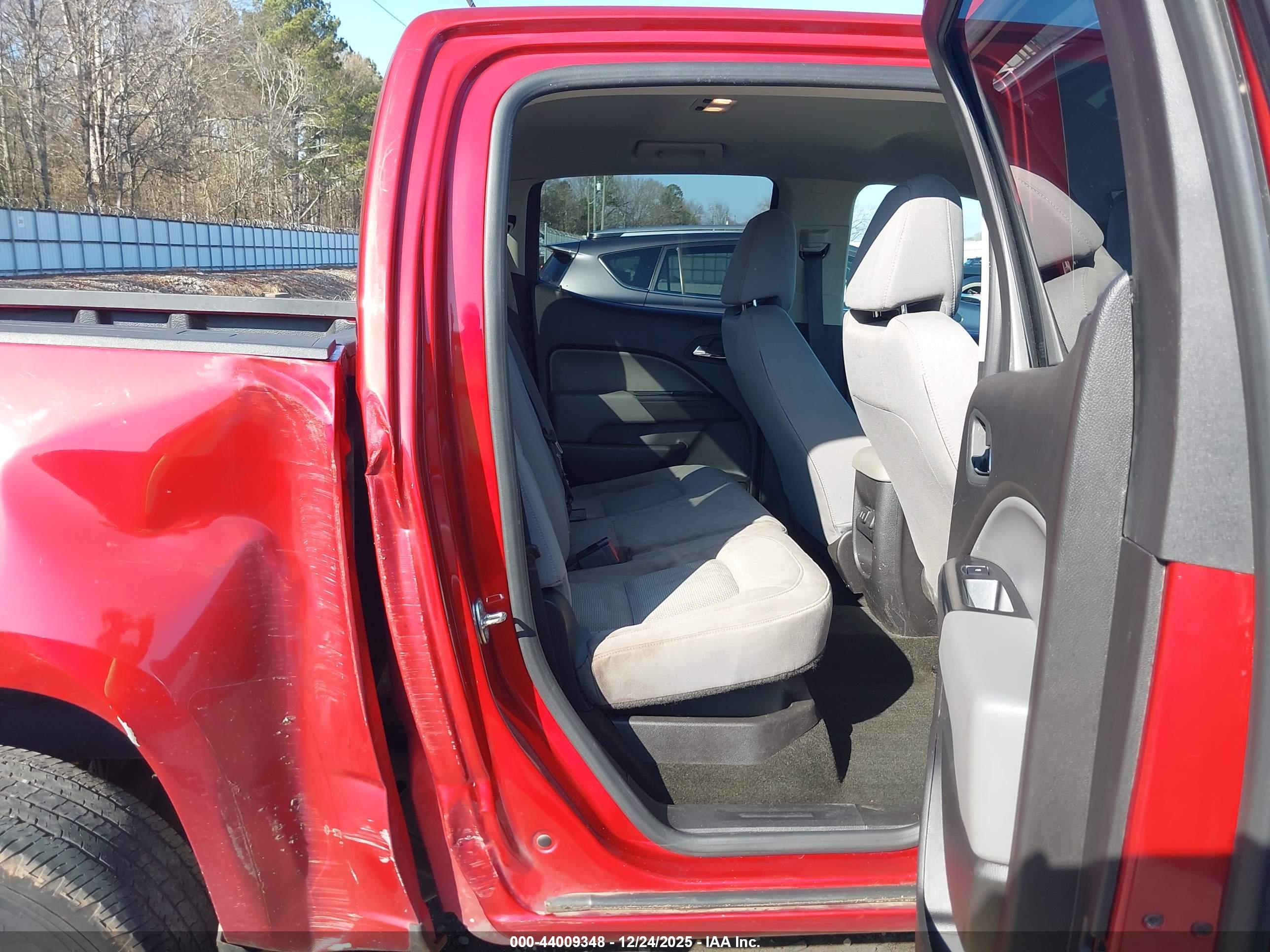 CHEVROLET COLORADO image 8