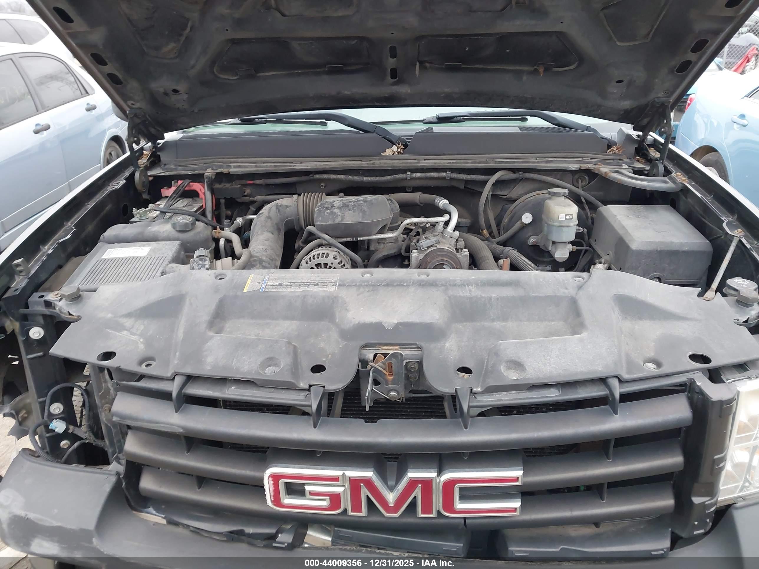 GMC SIERRA image 10