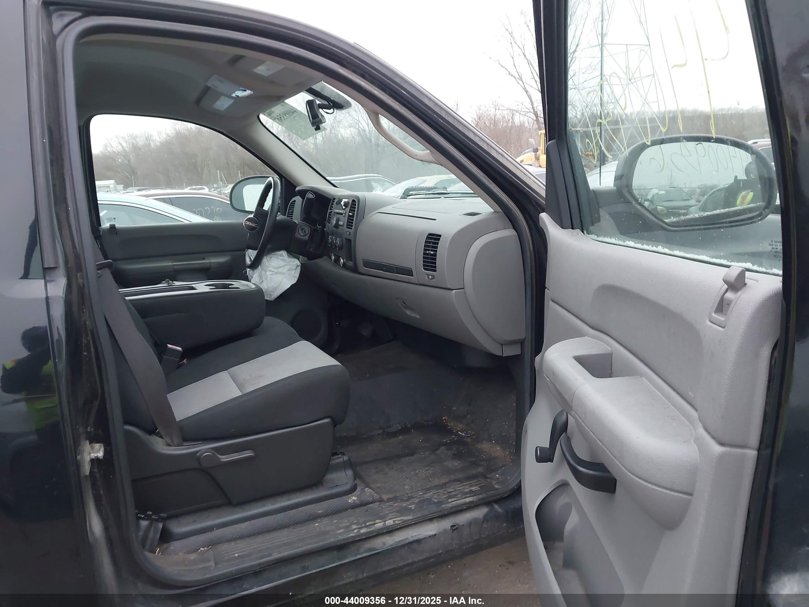GMC SIERRA image 5