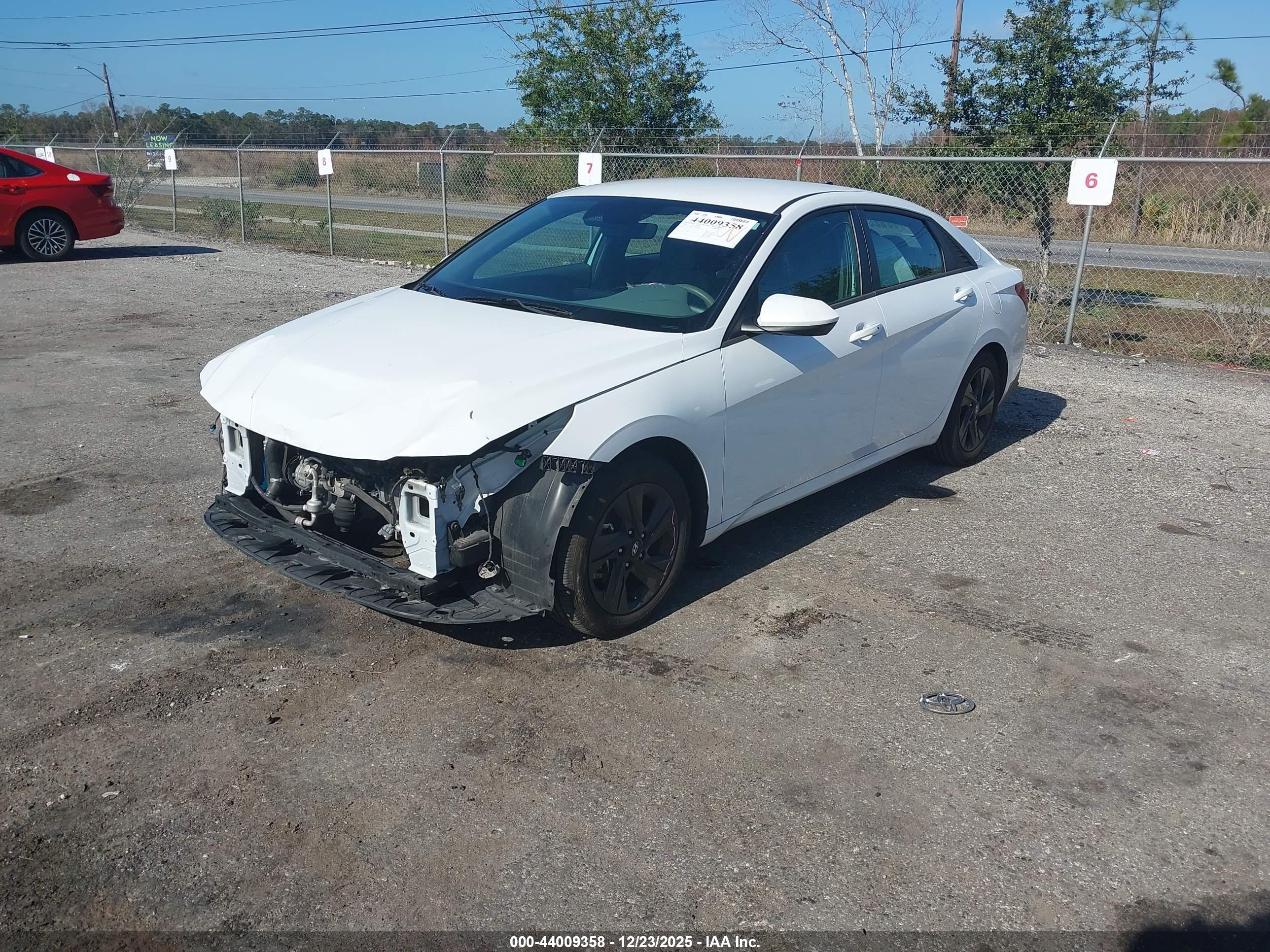 HYUNDAI ELANTRA image 2