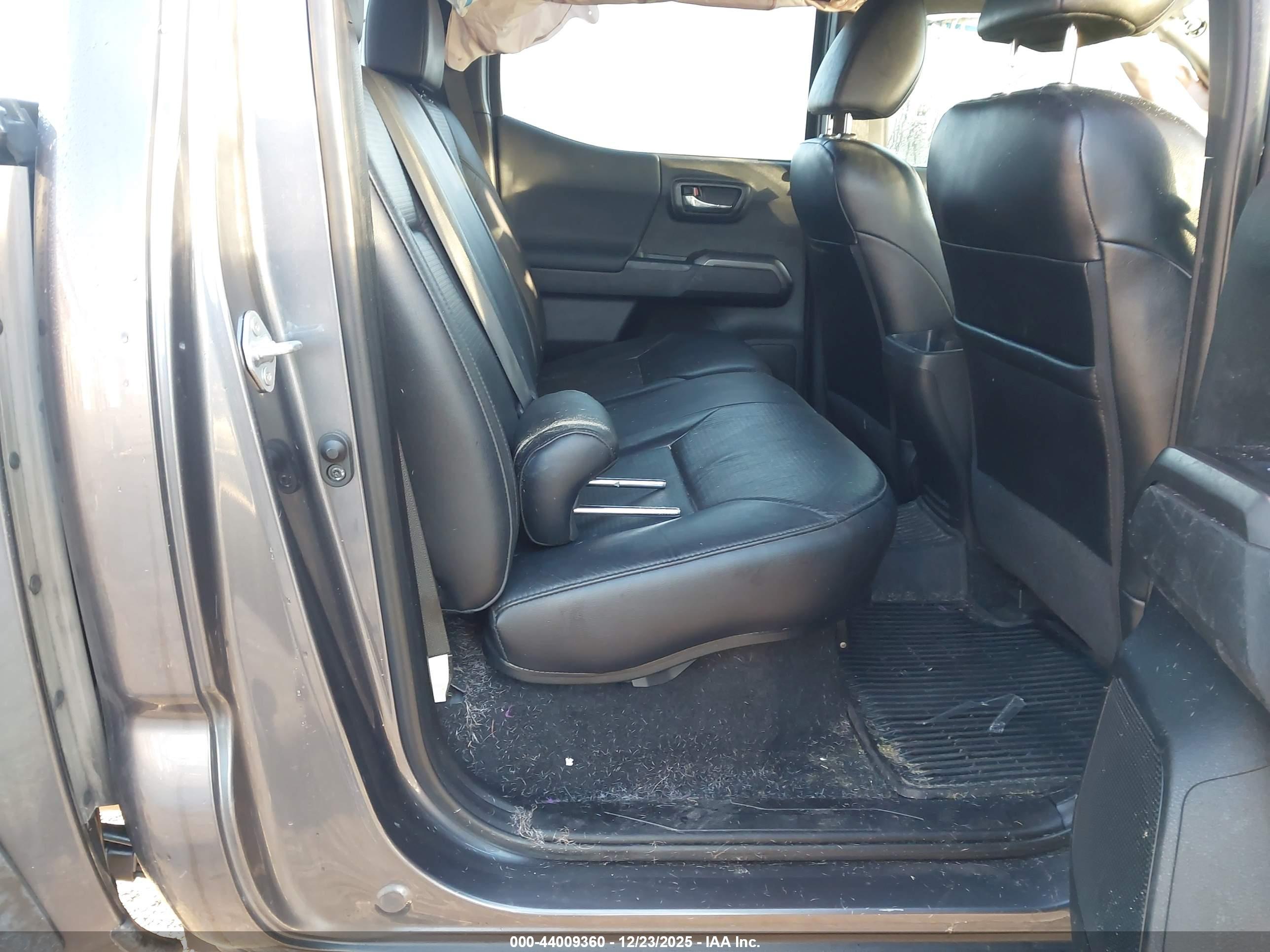 TOYOTA TACOMA image 8