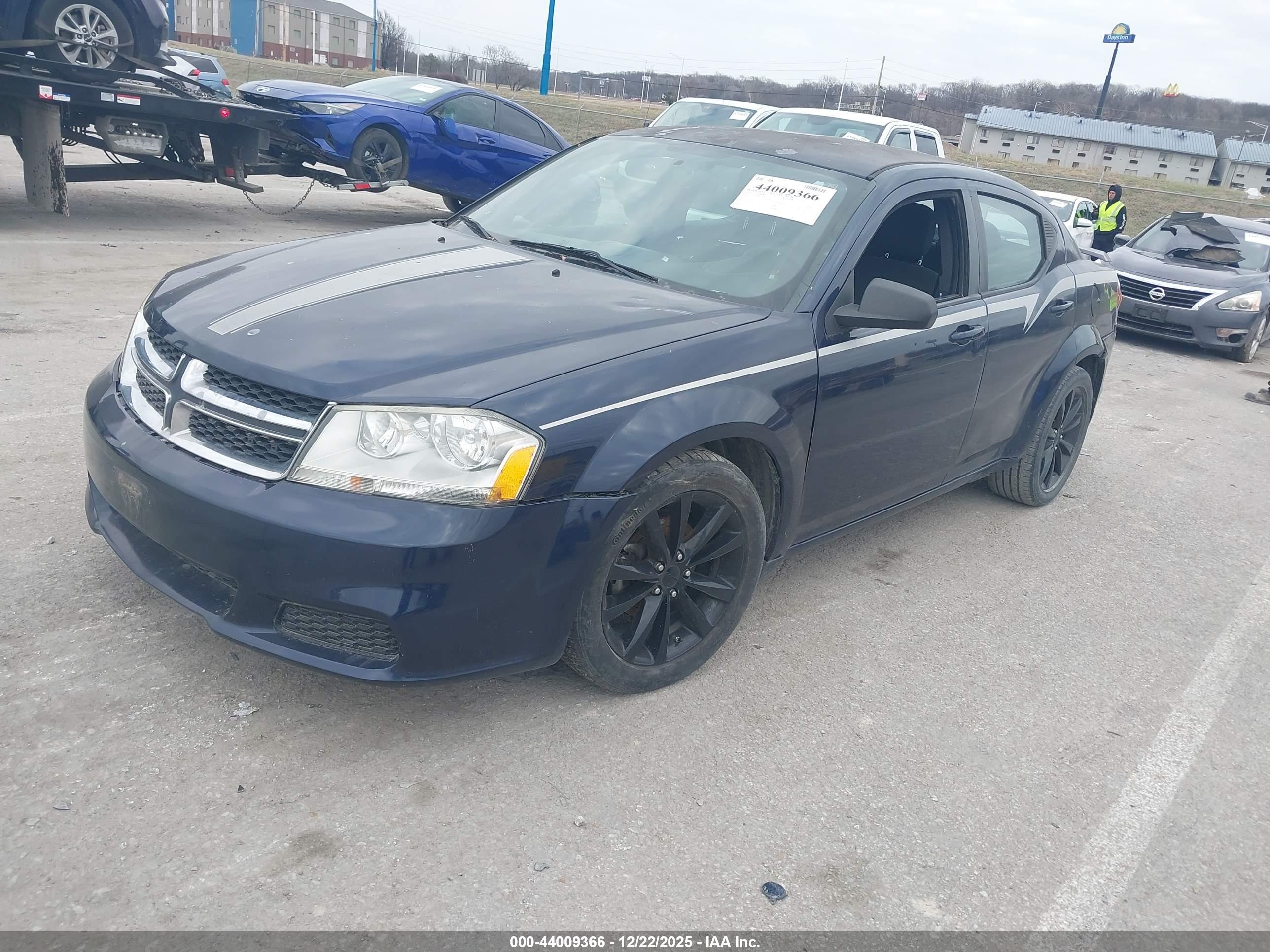 DODGE AVENGER image 2
