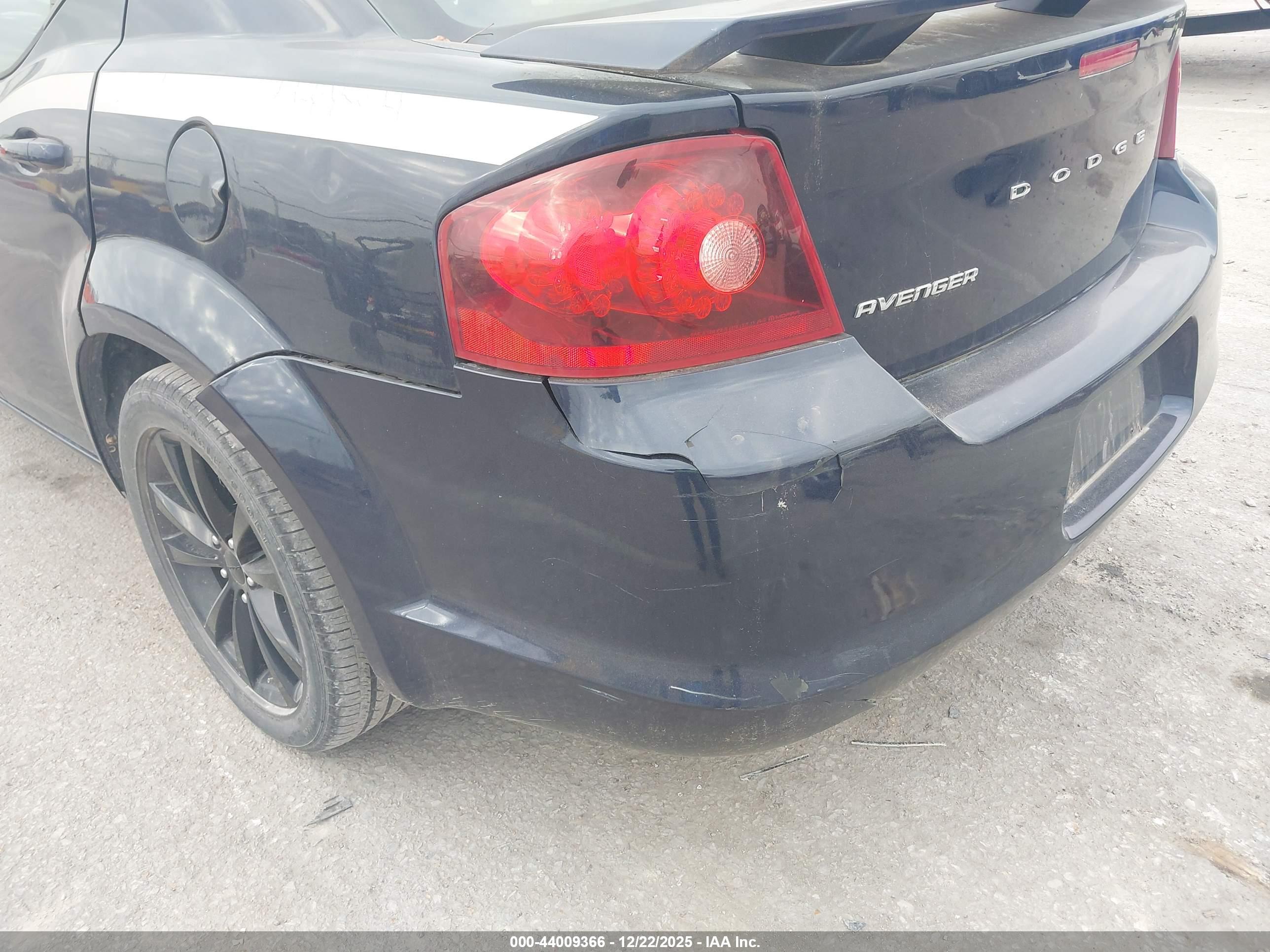 DODGE AVENGER image 6