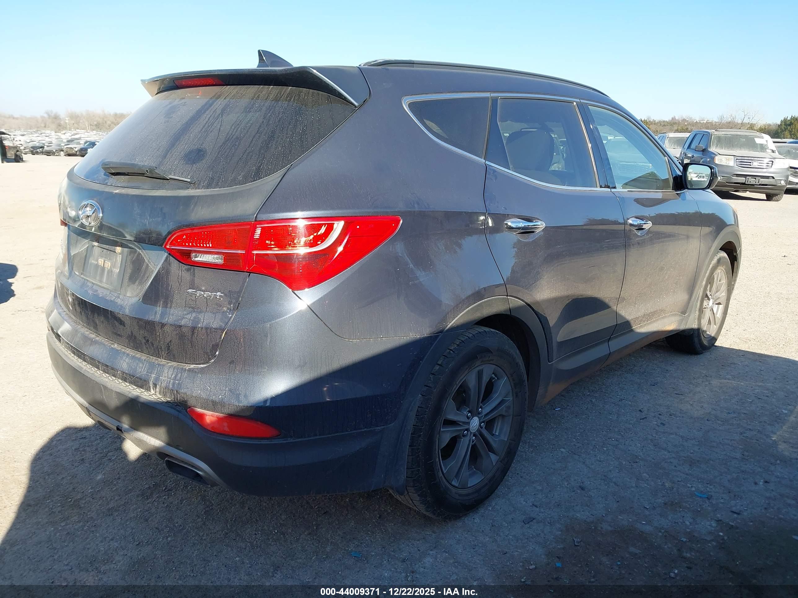 HYUNDAI SANTA image 4