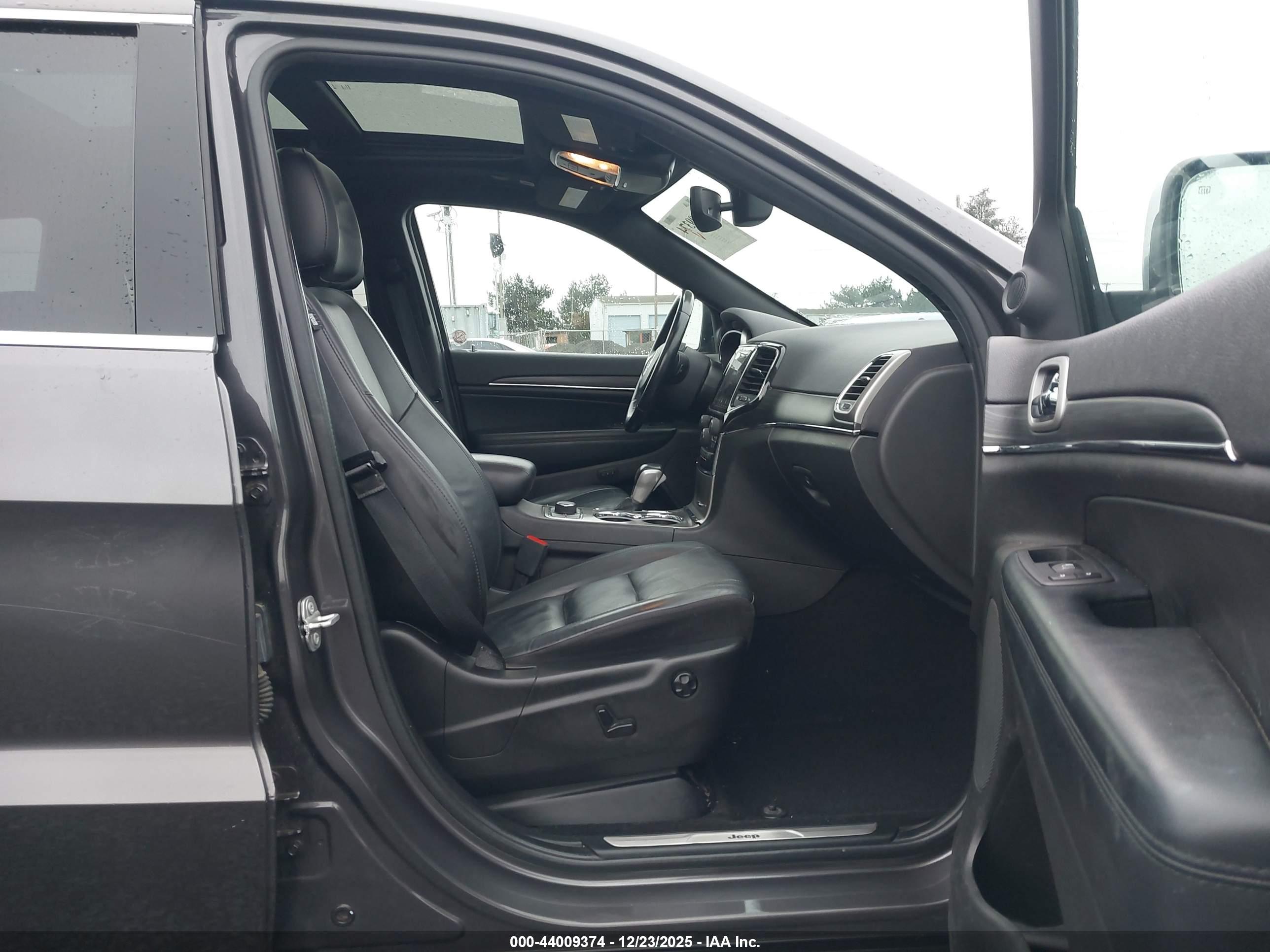 JEEP GRAND image 5