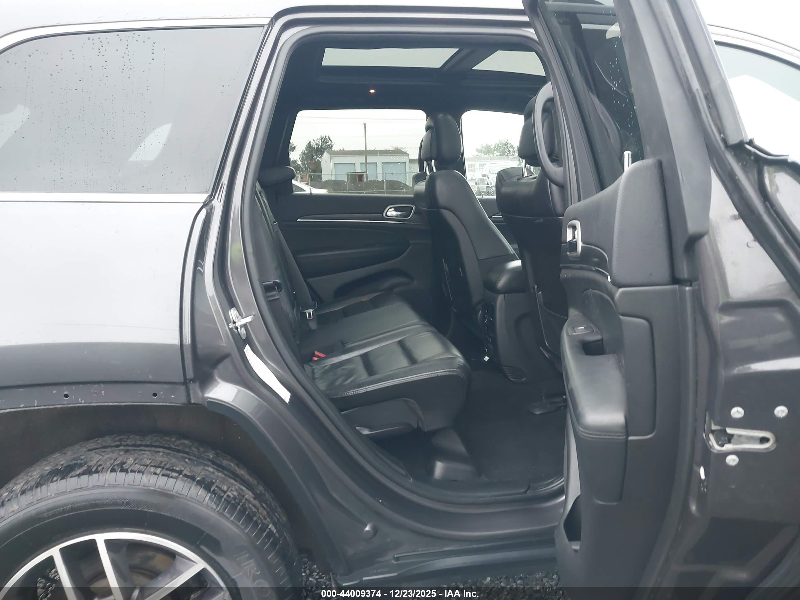 JEEP GRAND image 8