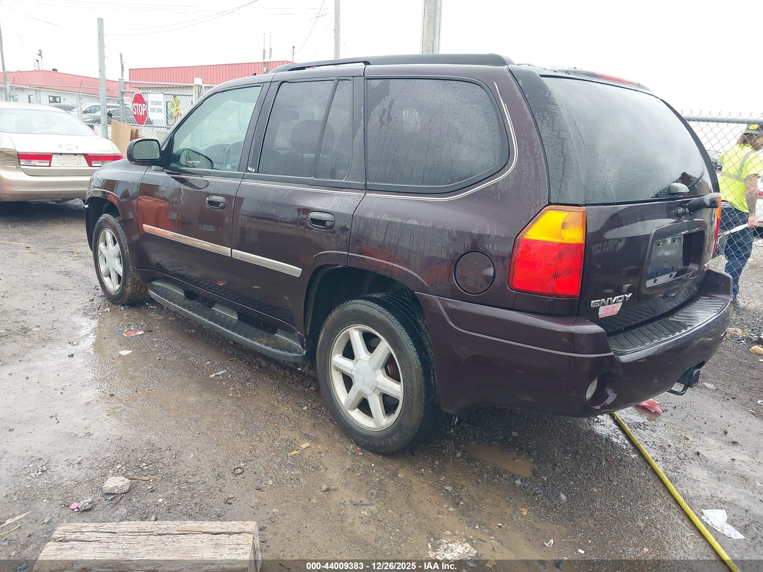 GMC ENVOY image 3