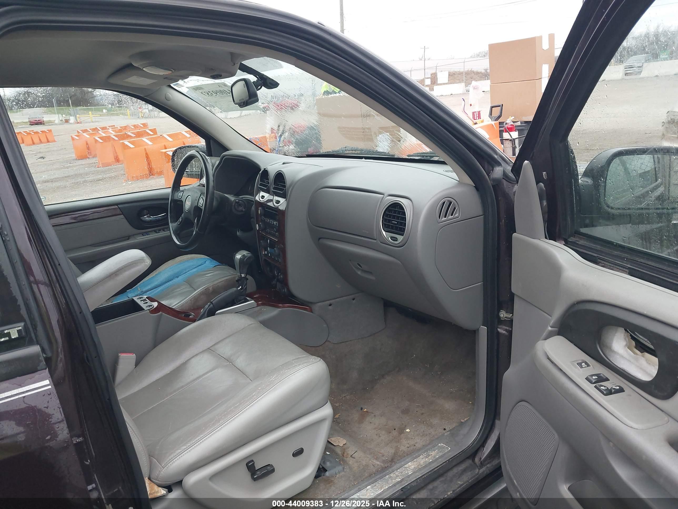 GMC ENVOY image 5