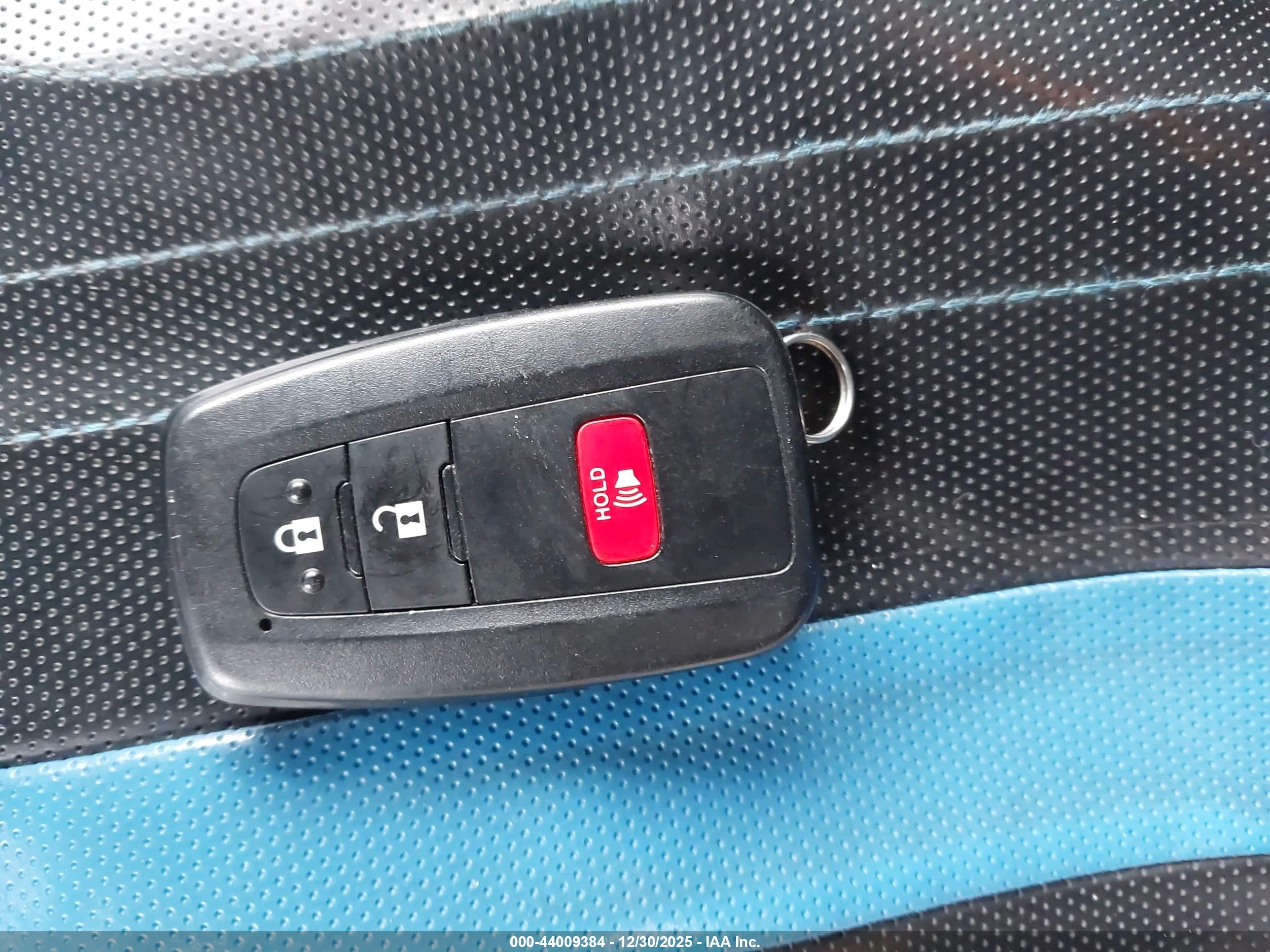 TOYOTA COROLLA image 11