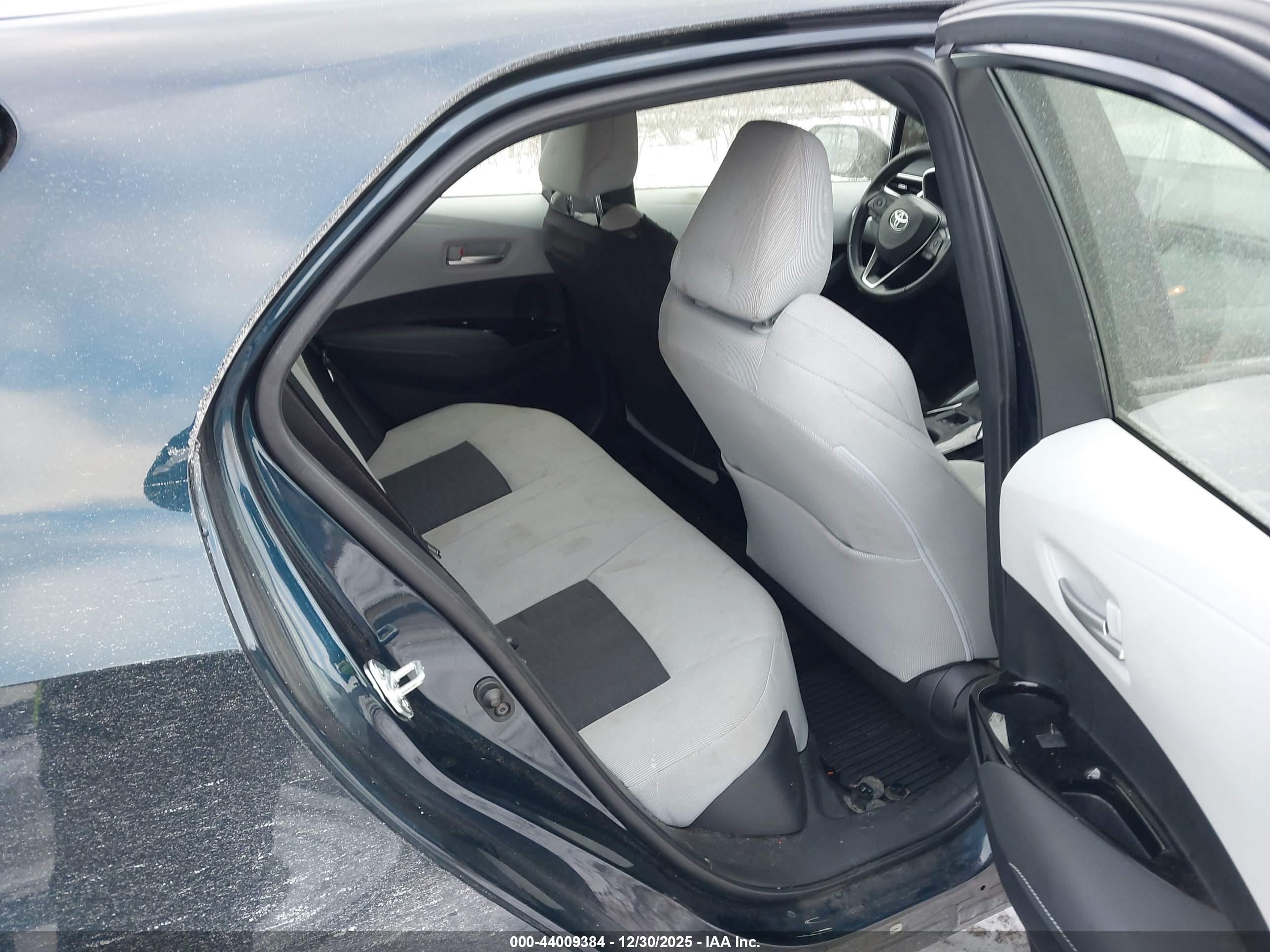 TOYOTA COROLLA image 8