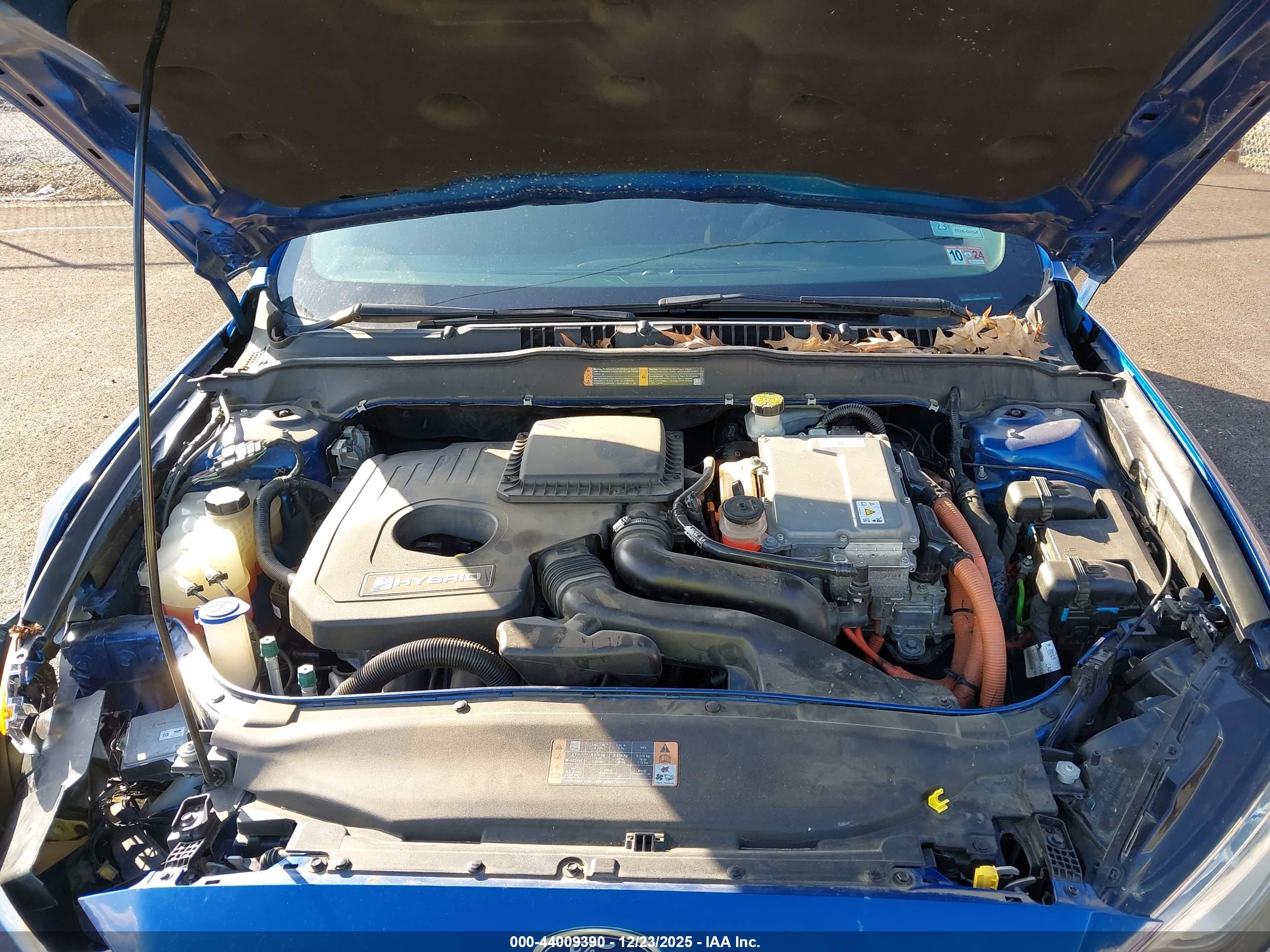 FORD FUSION image 10