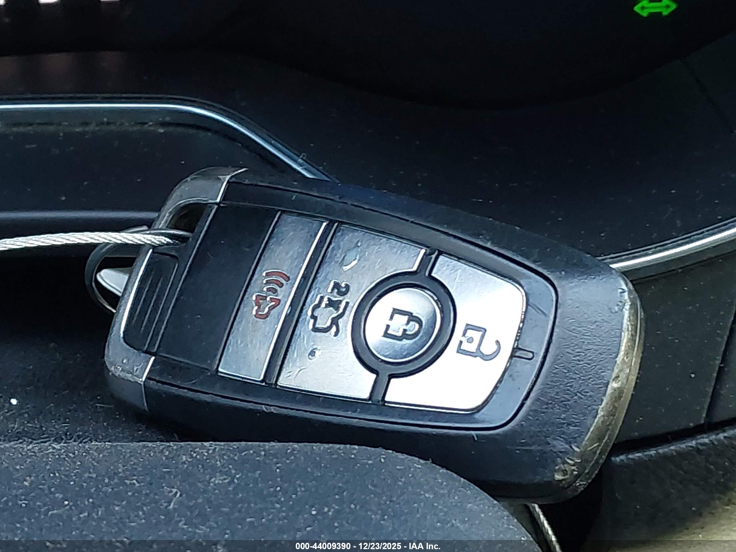 FORD FUSION image 11