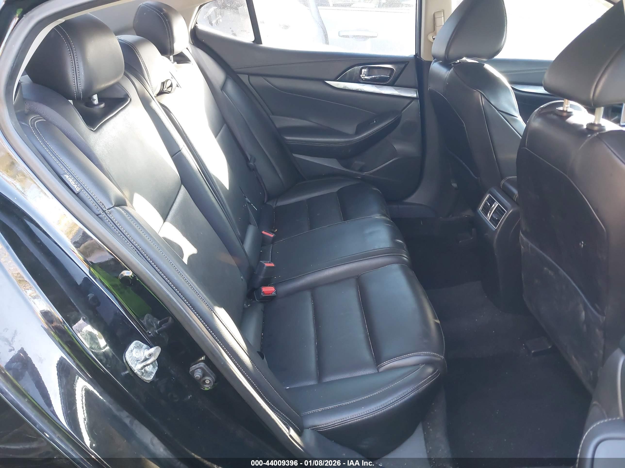 NISSAN MAXIMA image 8