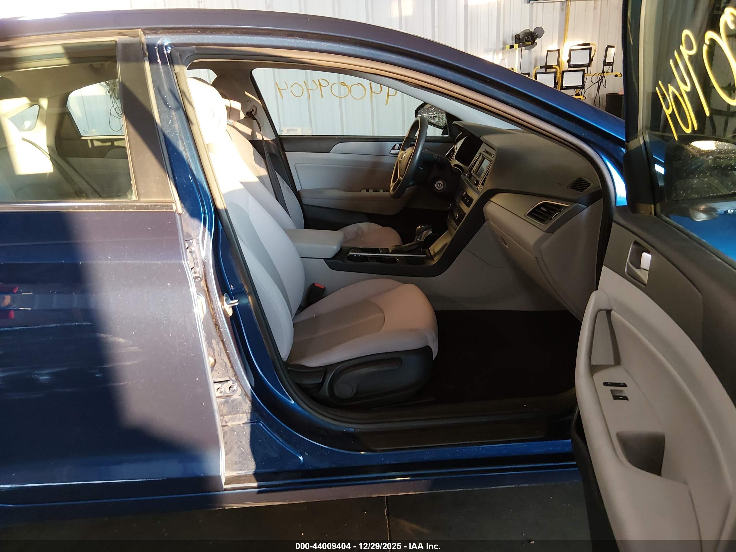 HYUNDAI SONATA image 5