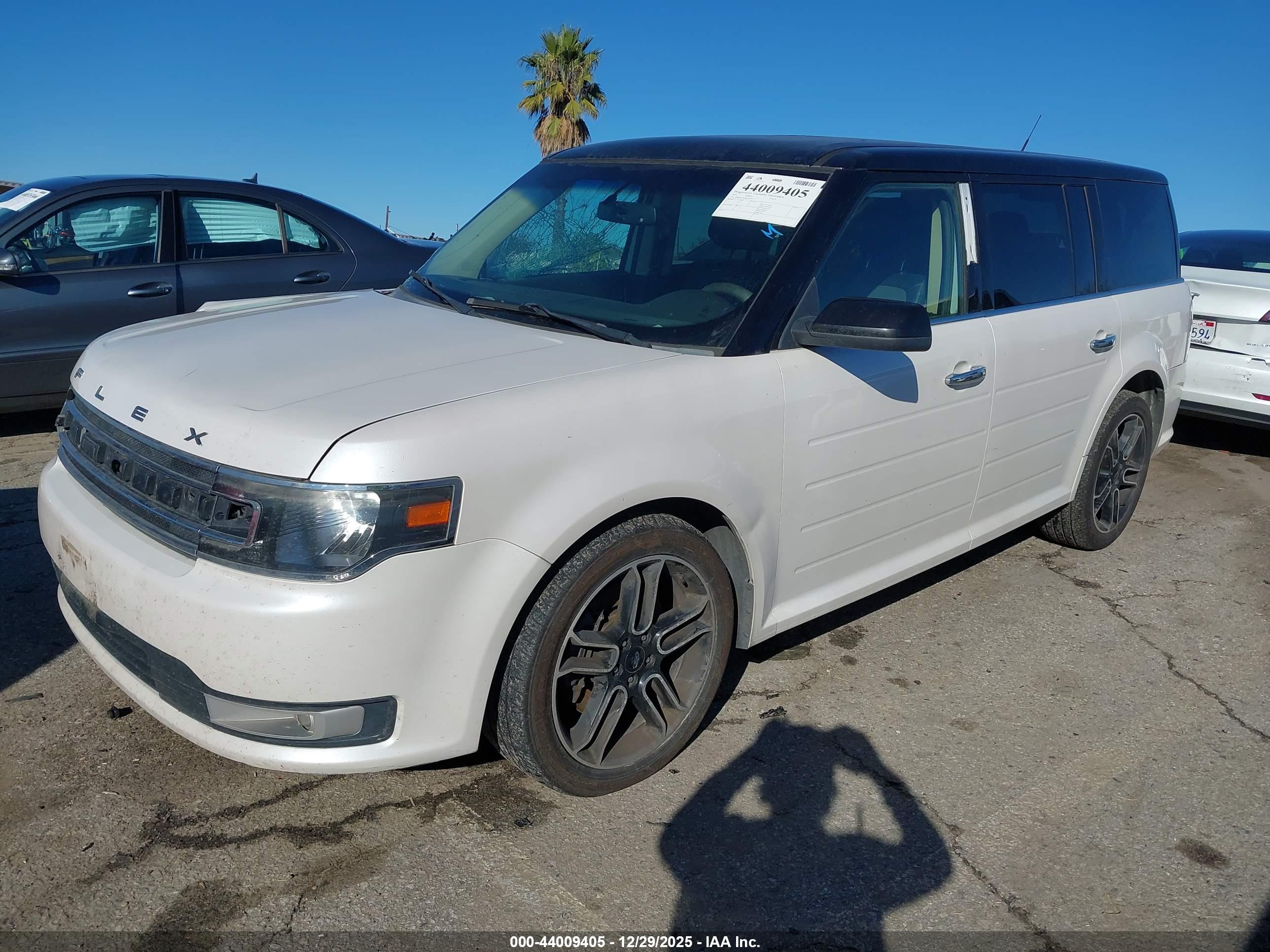 FORD FLEX image 2