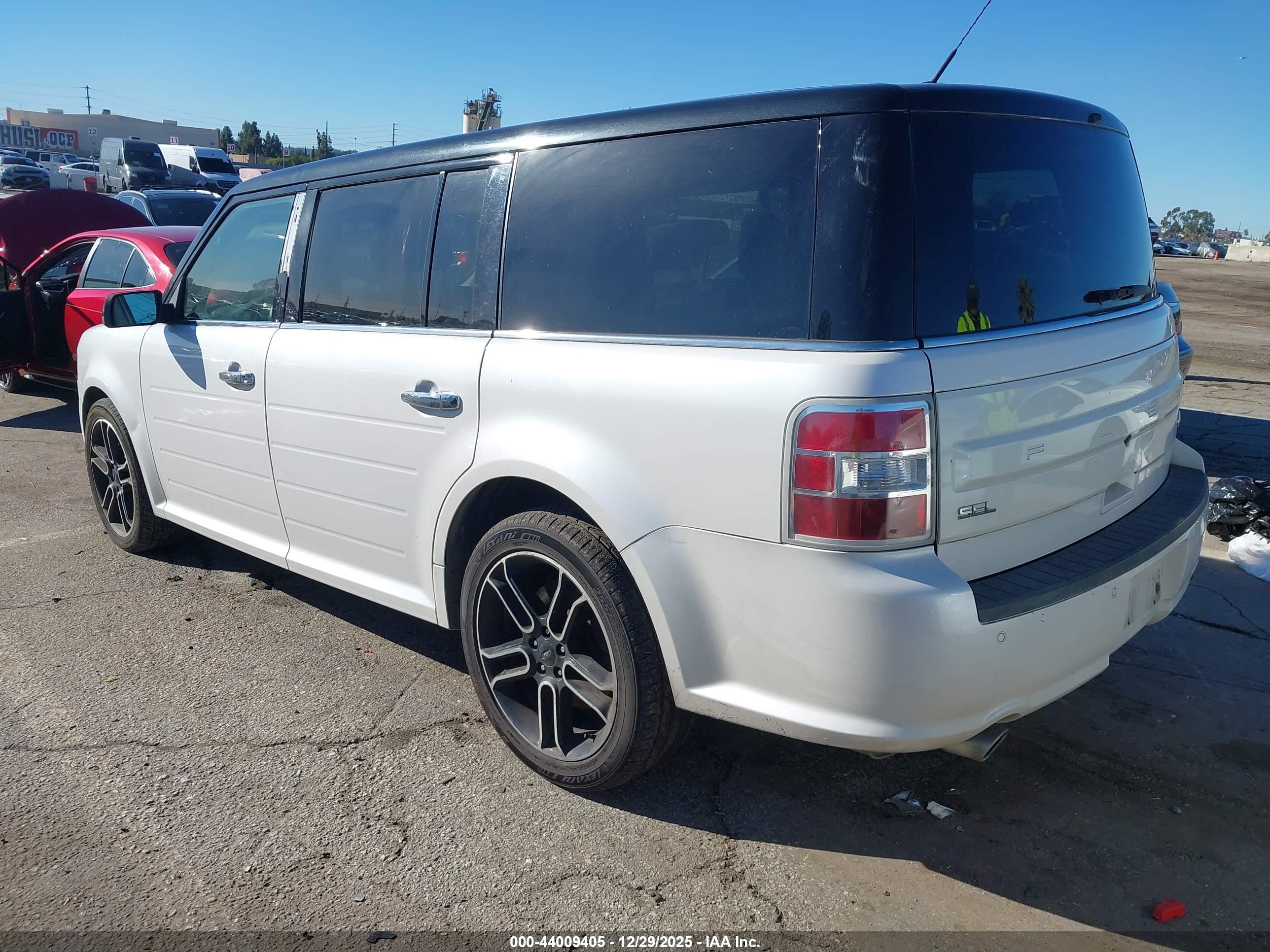 FORD FLEX image 3