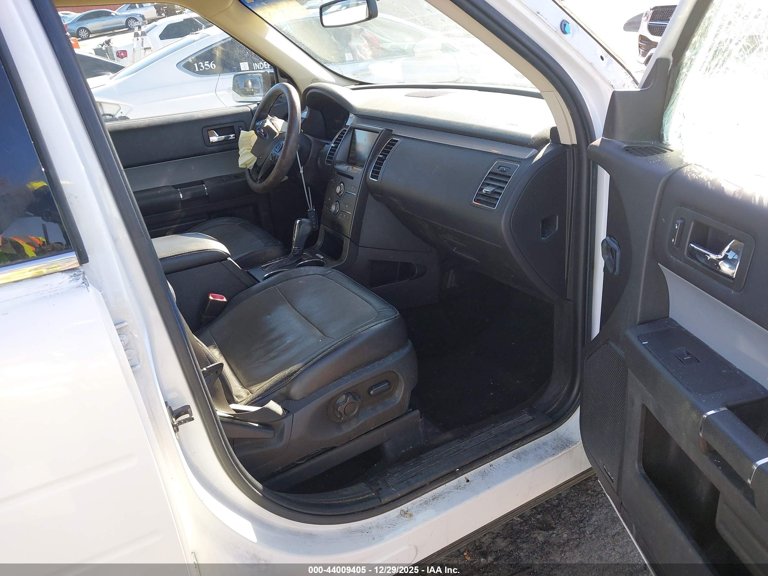FORD FLEX image 5