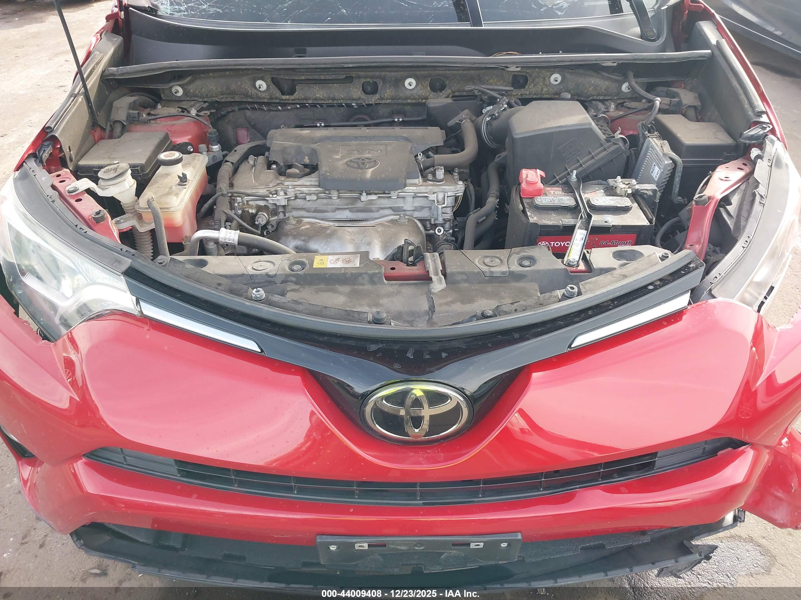 TOYOTA RAV4 image 10