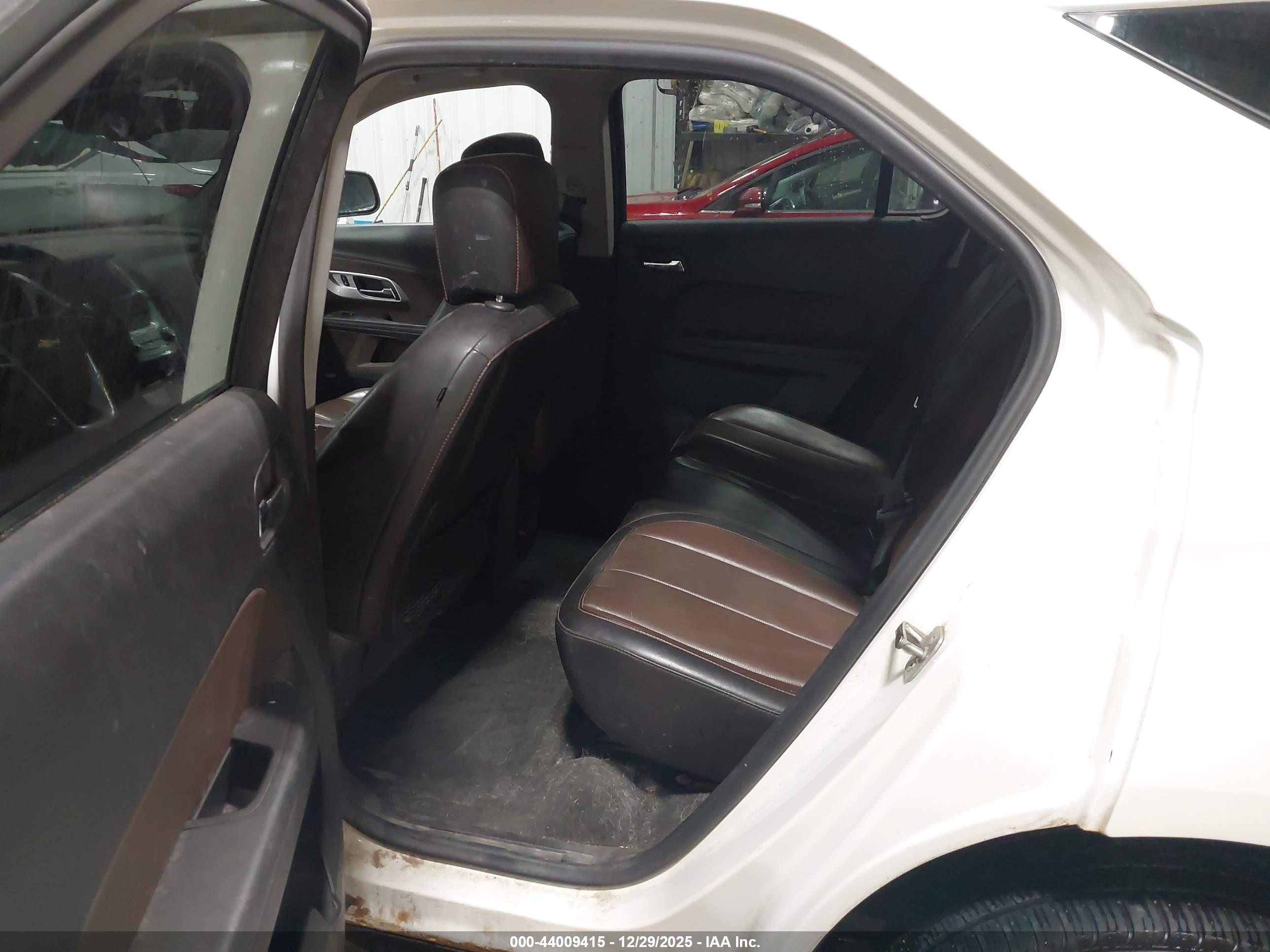 CHEVROLET EQUINOX image 8