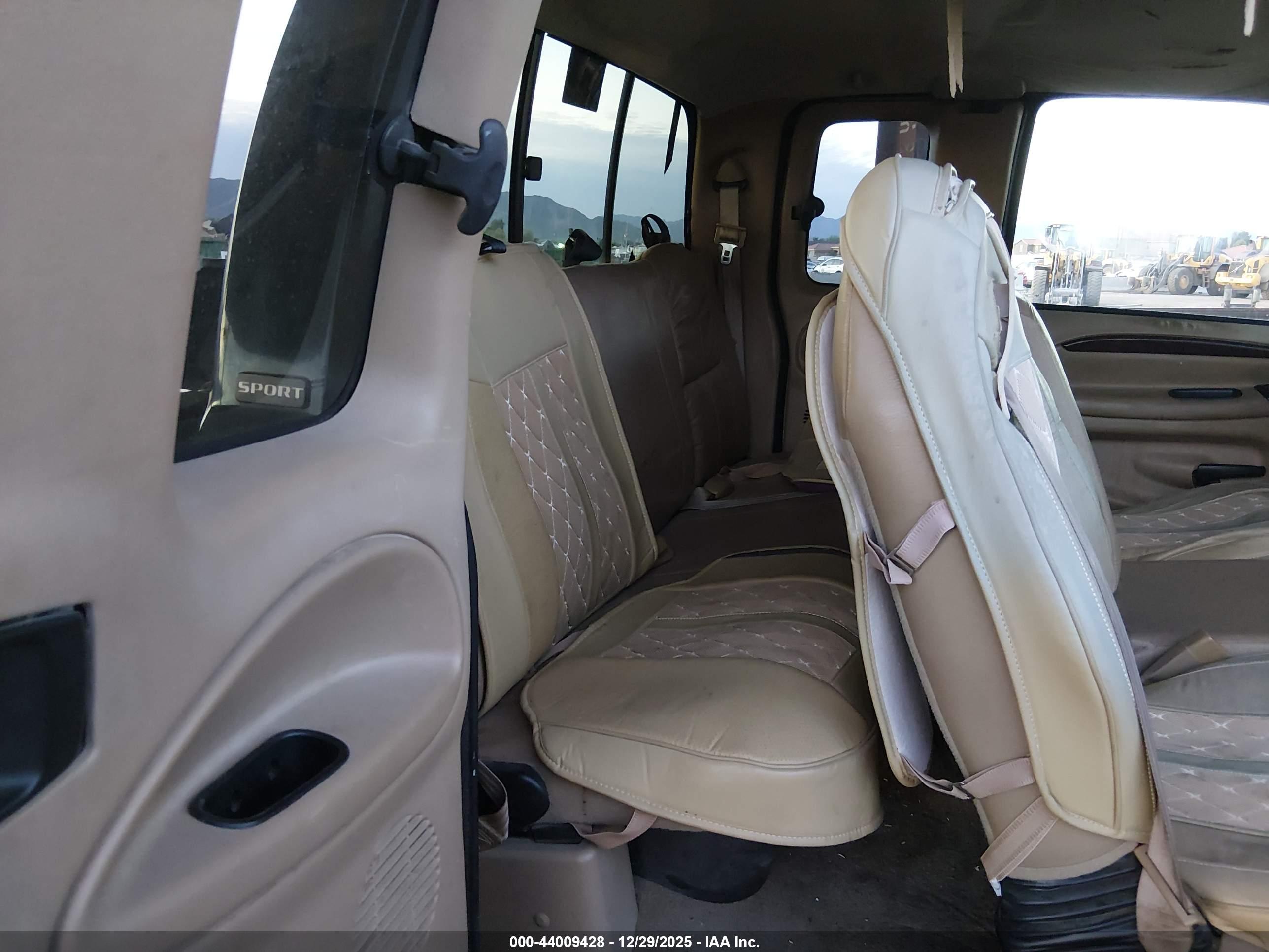 DODGE RAM image 8