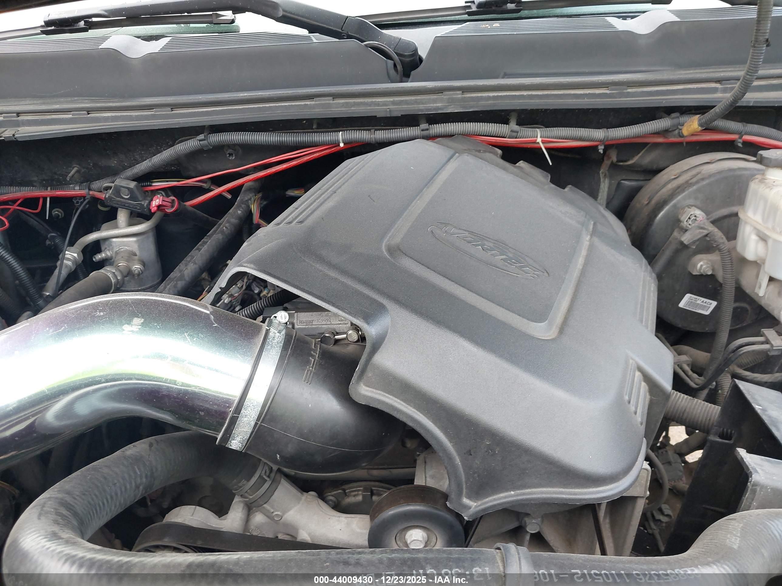 CHEVROLET SILVERADO image 10