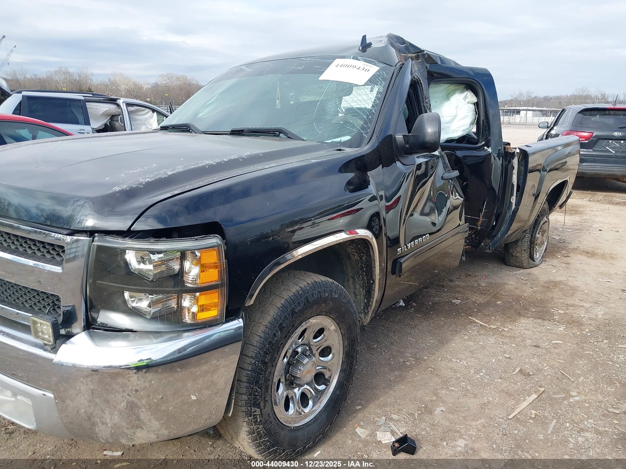 CHEVROLET SILVERADO image 2