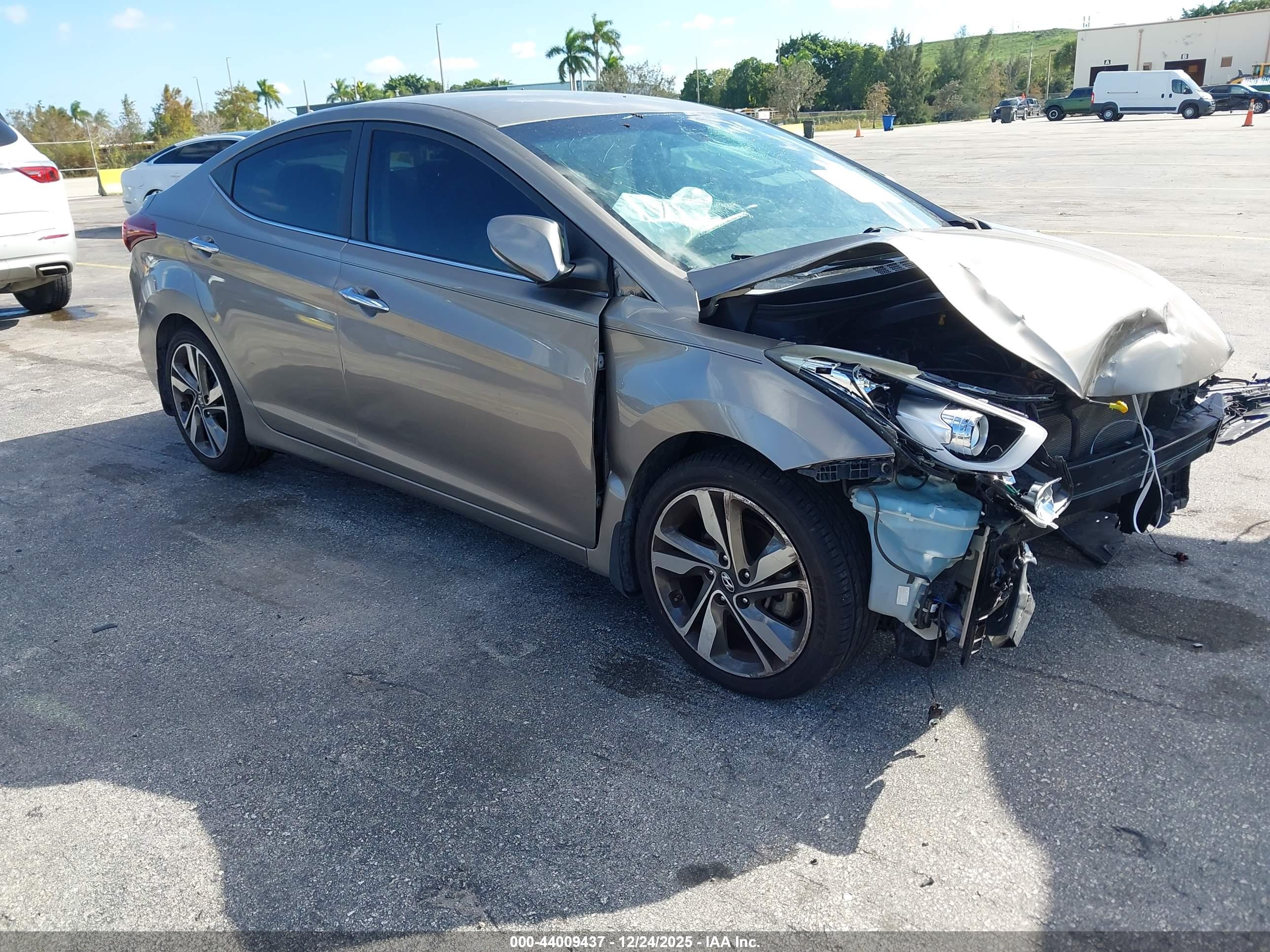 HYUNDAI ELANTRA image 6