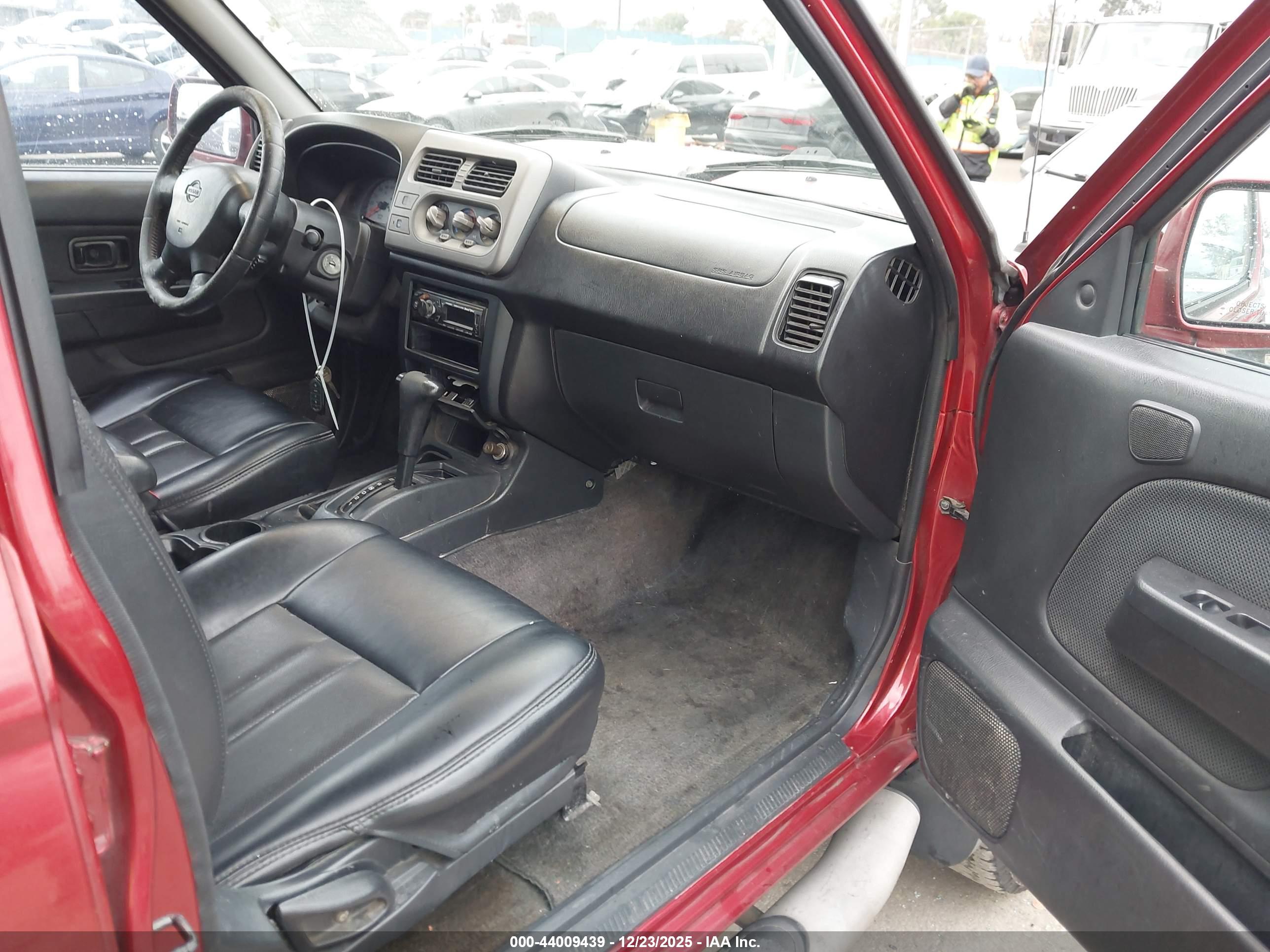 NISSAN FRONTIER image 5